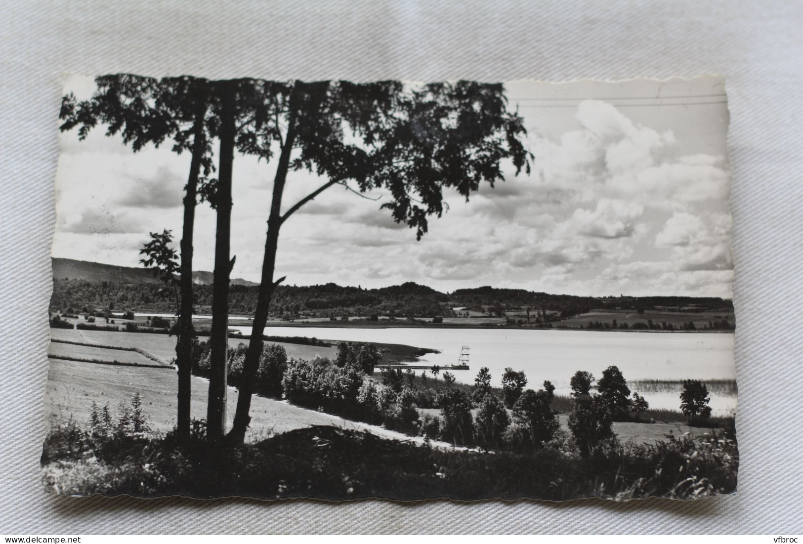 Cpsm 1958, Clairvaux les Lacs, les deux lacs vus depuis la route de Saint Claude, Jura 39