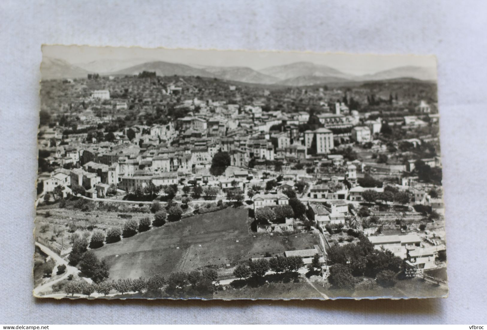 Cpsm 1969, Fayence, vue panoramique sur le village et les contreforts des Alpes, Var 83