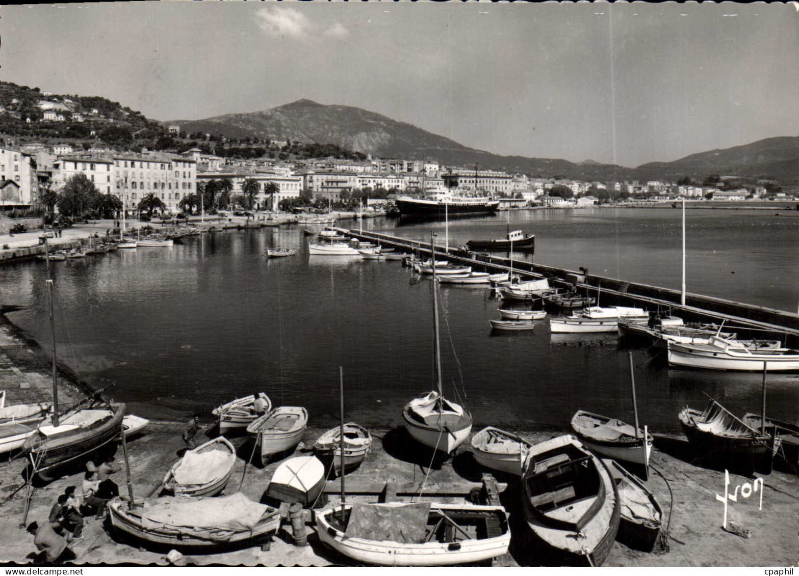 CPSM Ajaccio Le Port