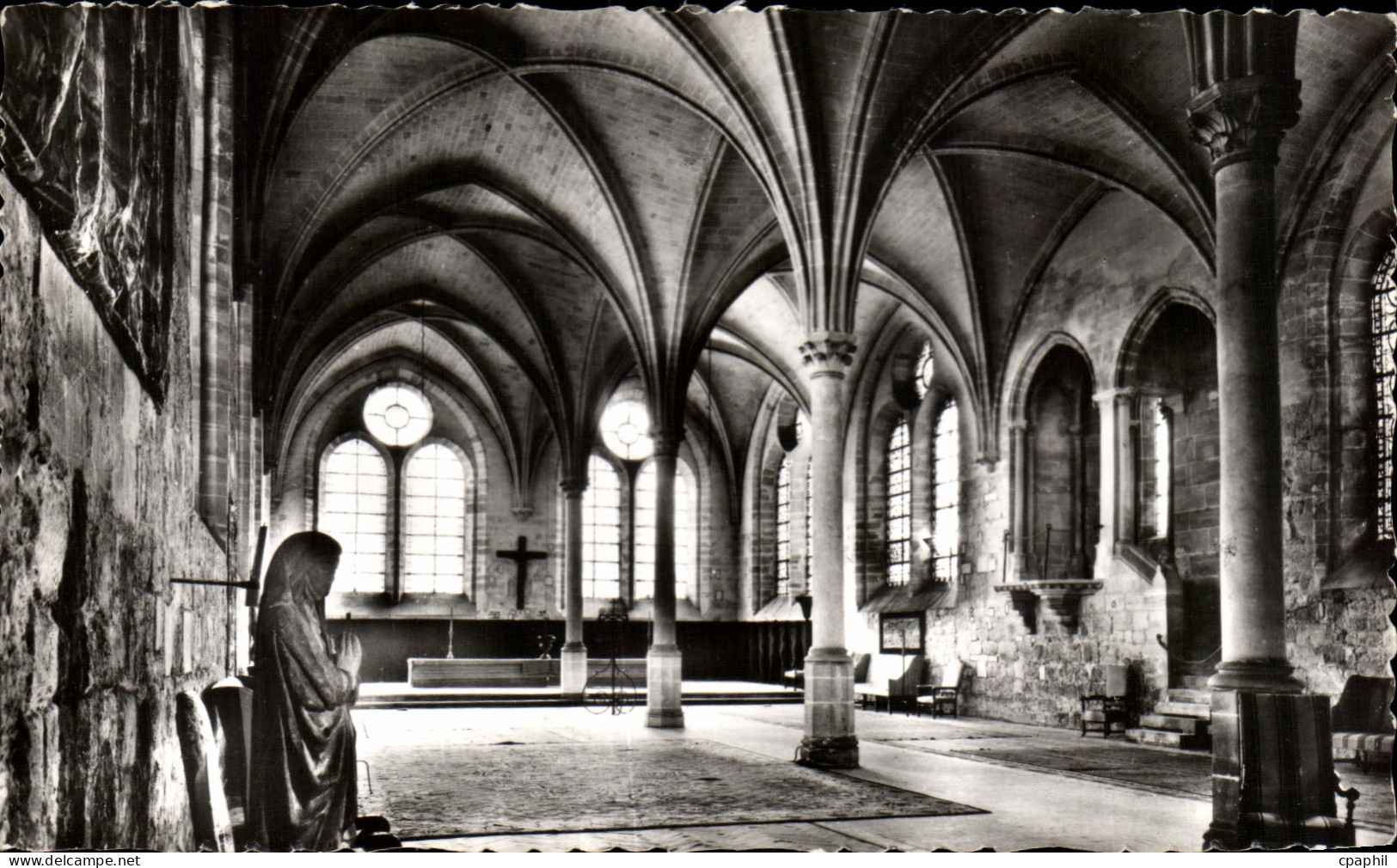CPSM Ancien refectoire Asnieres sur oise Abbaye de Royaumont