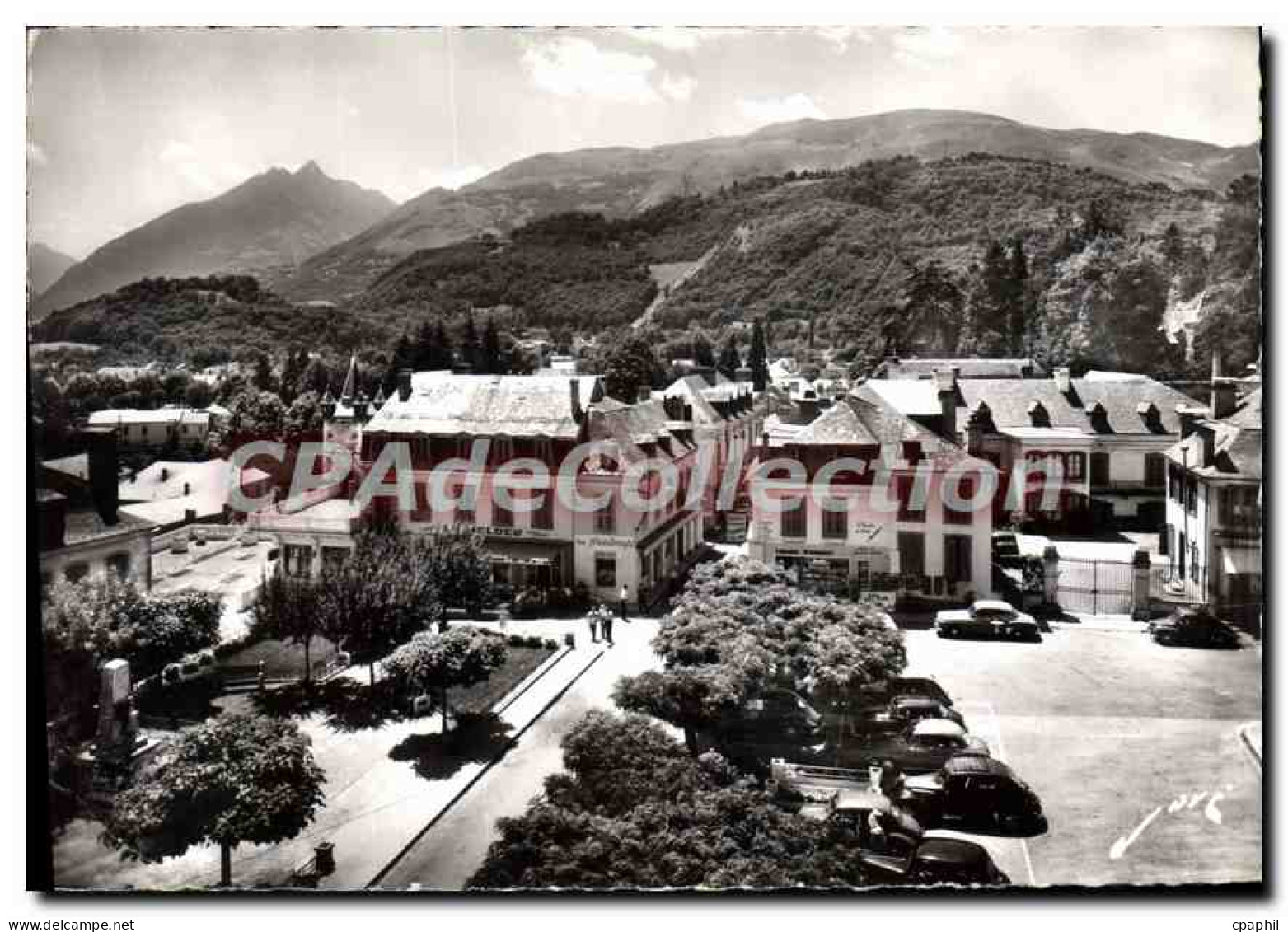CPSM Argeles Gazost La Place De La mairie