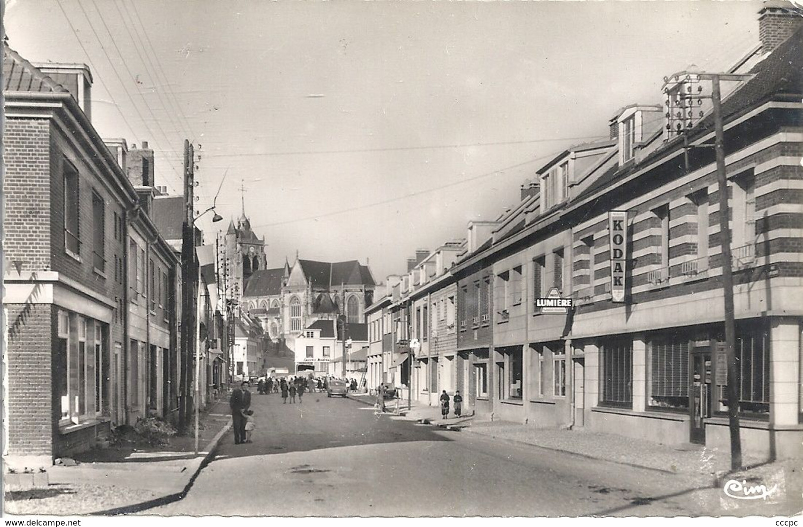 CPSM Aumale La Rue Saint-Lazare