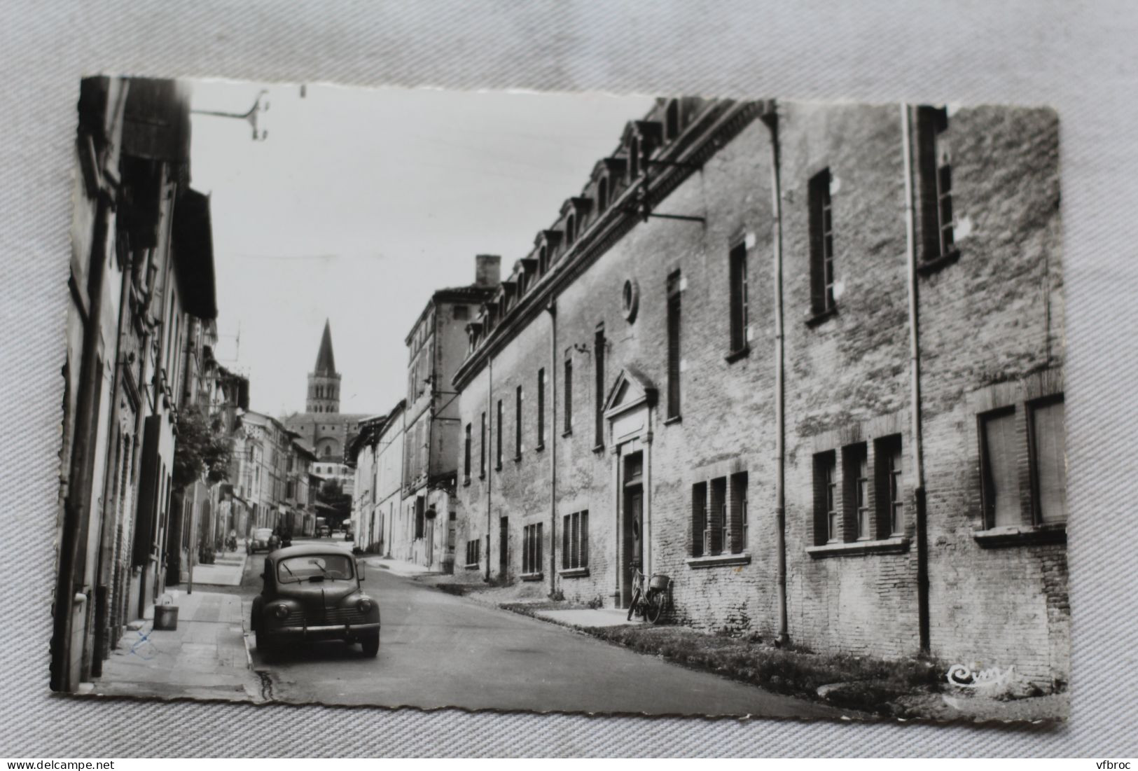 Cpsm, Beaumont de Lomagne, rue Despeyrous et le centre Sully, Tarn et Garonne 82