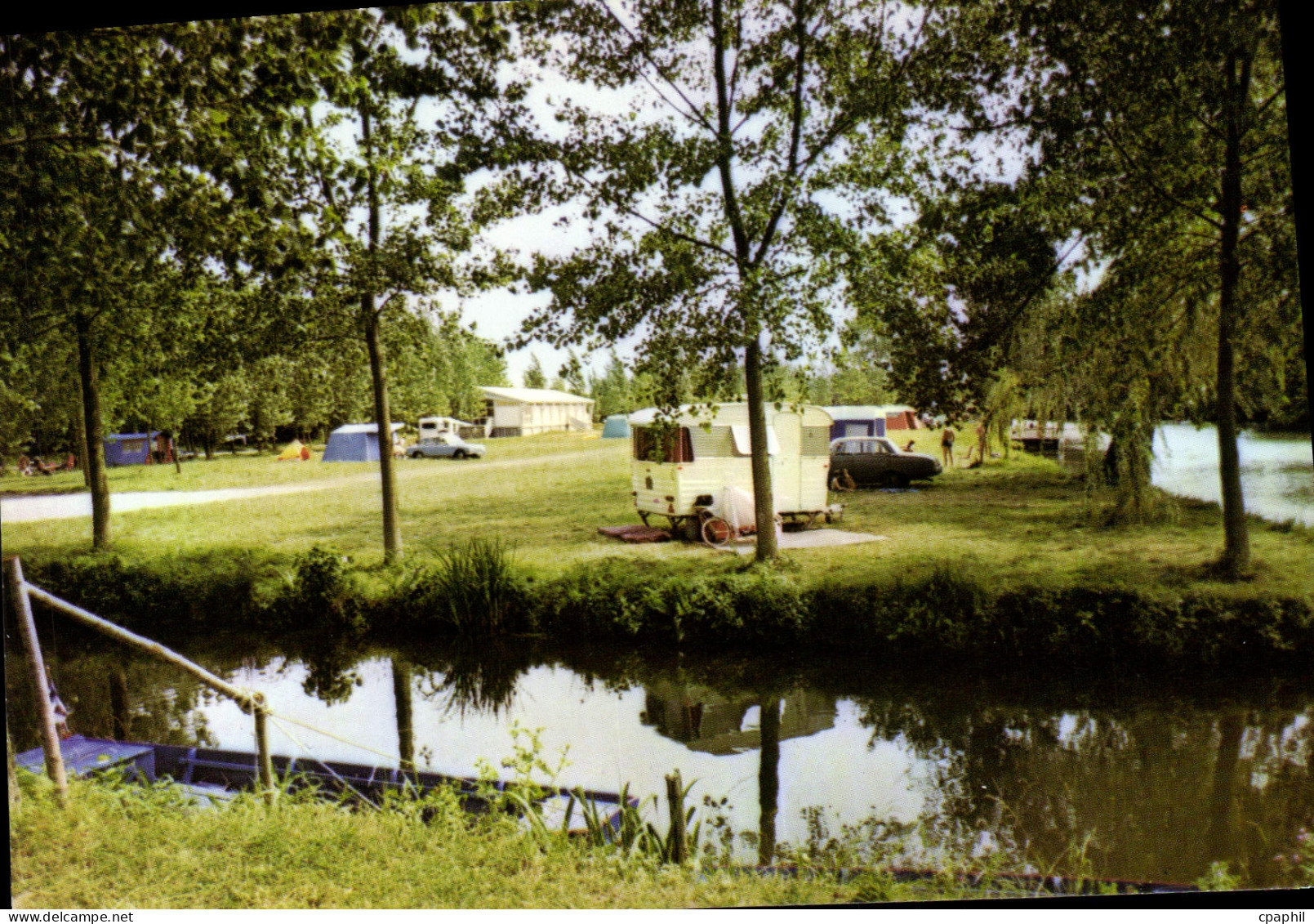 CPSM Beaumont sur Sarthe Bords de la Sarthe