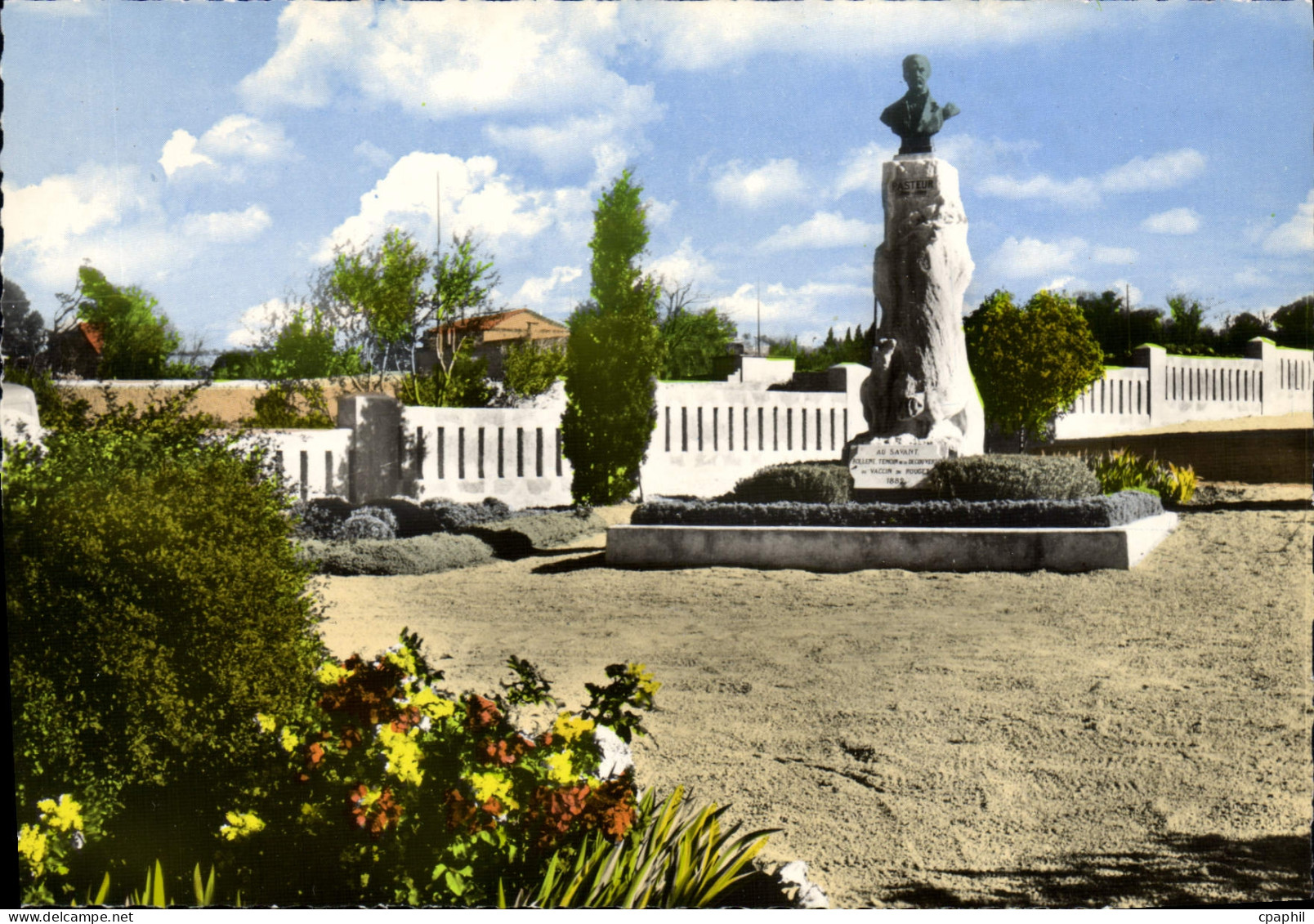 CPSM BOLLENE statue de Pasteur