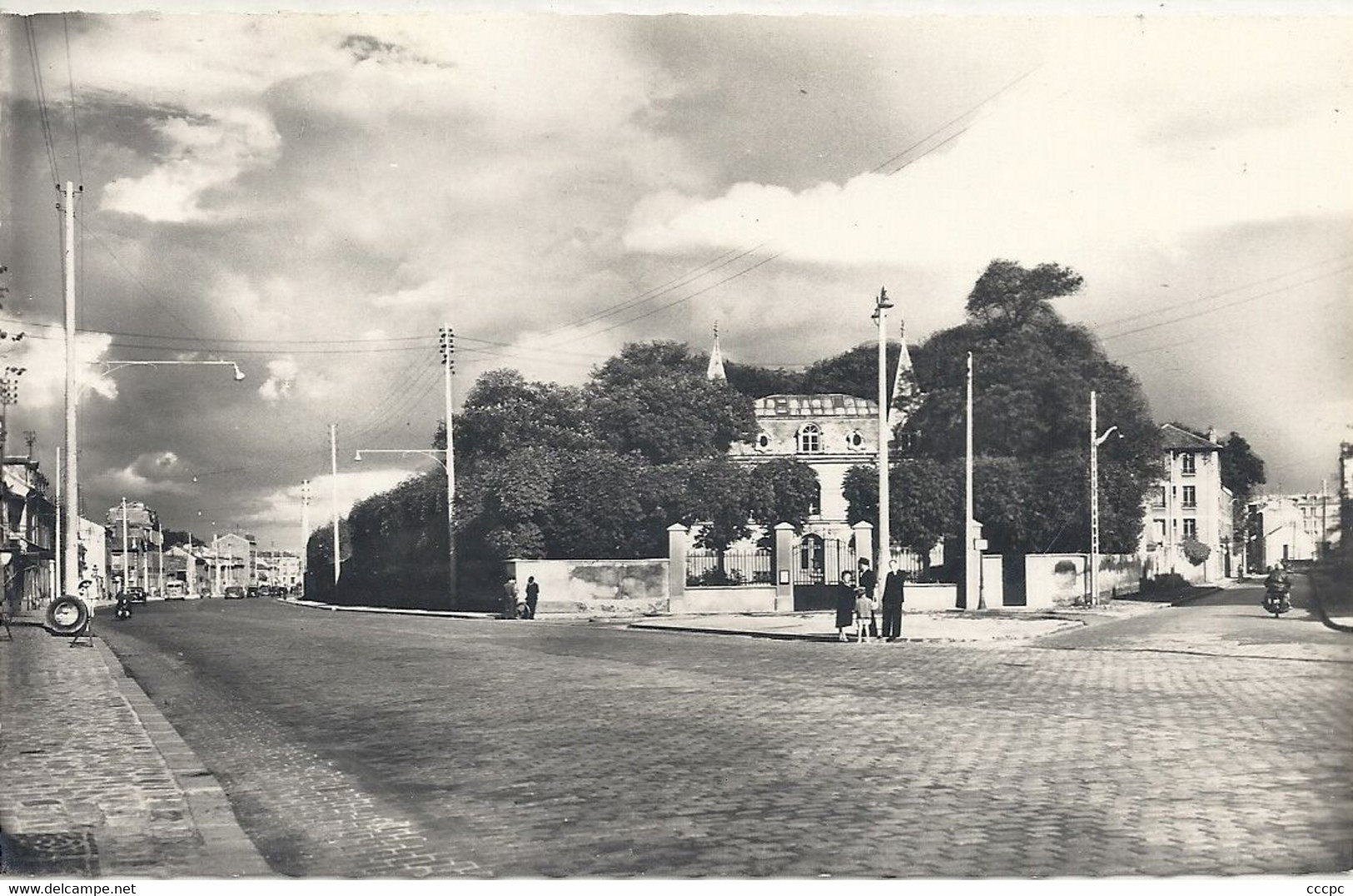 CPSM Bondy Place Gambetta Avenue Galliéni et rue J.-Guesde