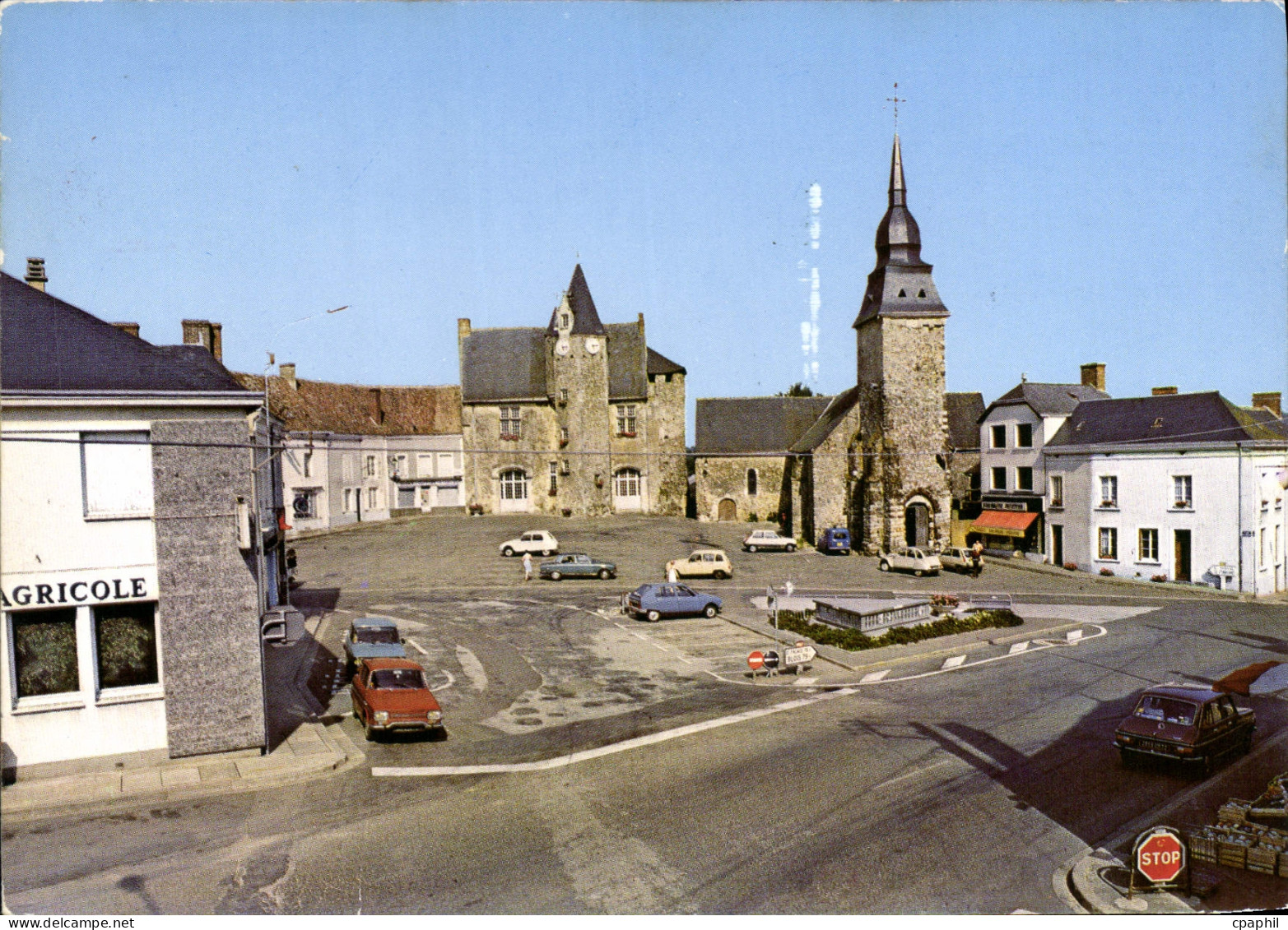 CPSM Bouloire Sarthe La PLace de l'eglise