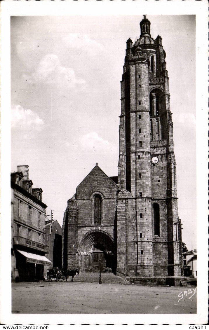 CPSM Bressuire L'eglise Notre Dame