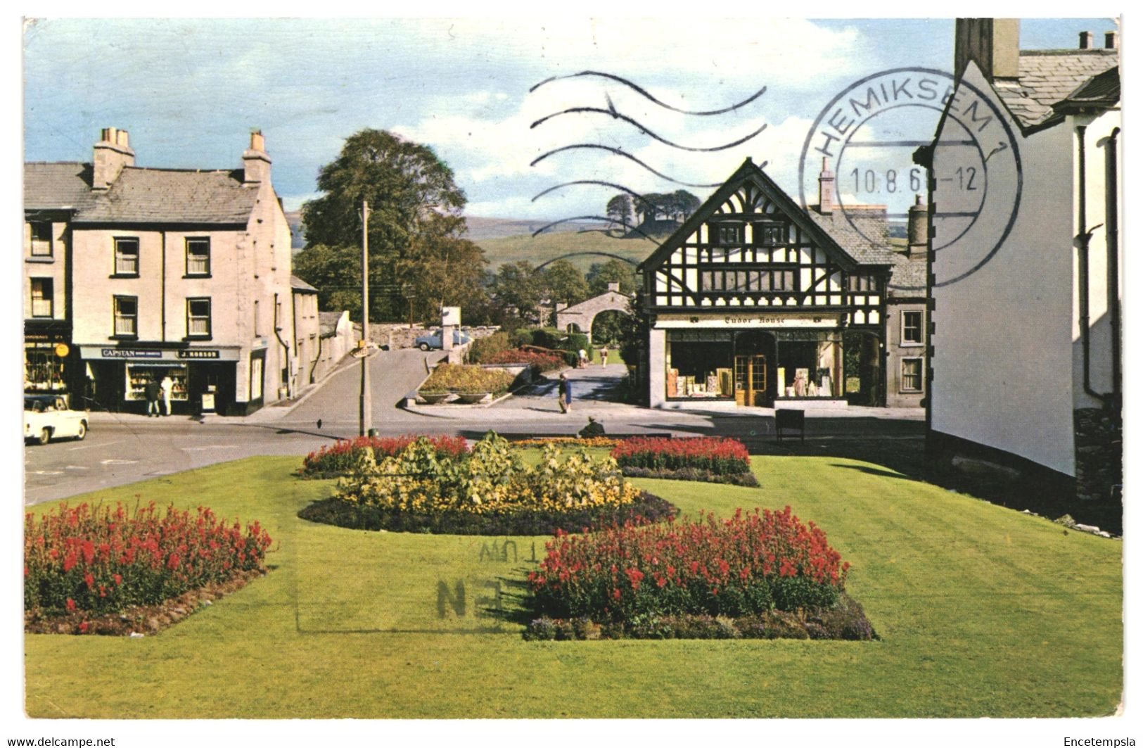 CPSM - Carte Postale -Royaume Uni- Kendal- The Gardens Gilling  Gate  1968 VM35653