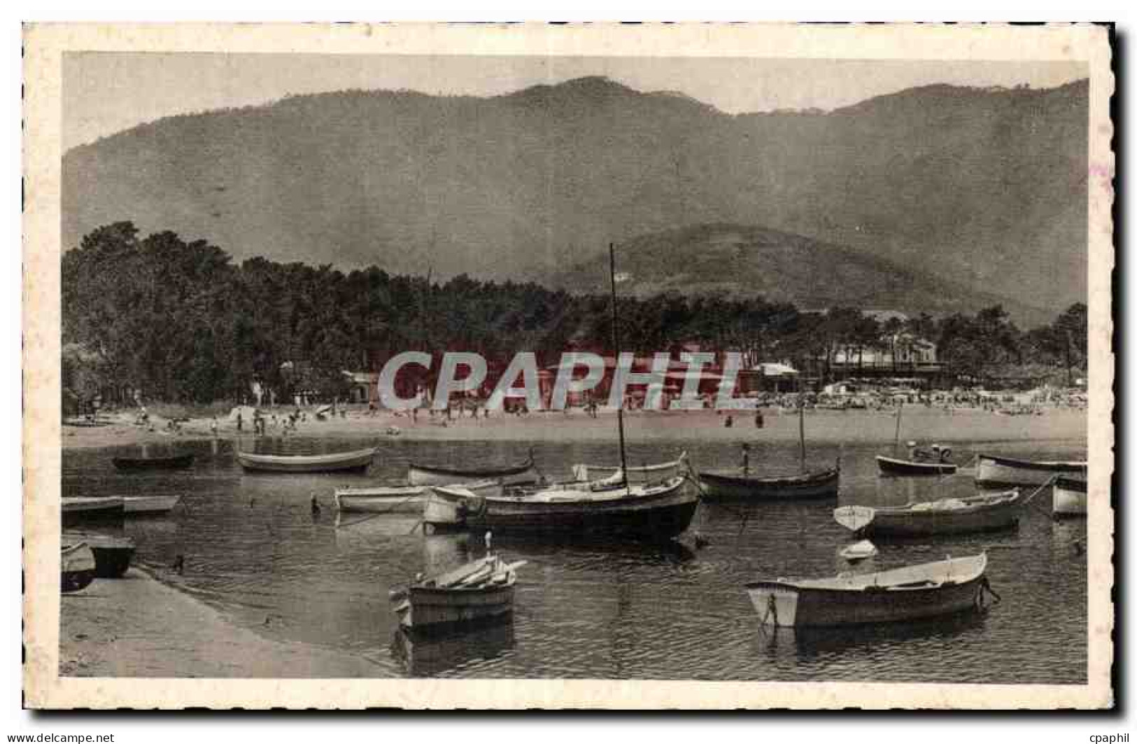 CPSM Cavalaire sur Mer Le port et la plage
