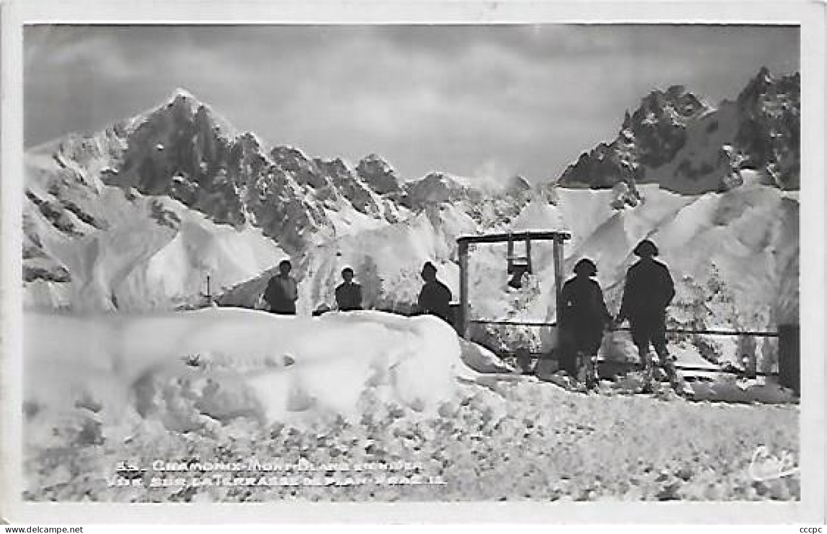 CPSM Chamonix - Mont-Blanc en hiver - vue sur la Terrasse de Plan-Praz