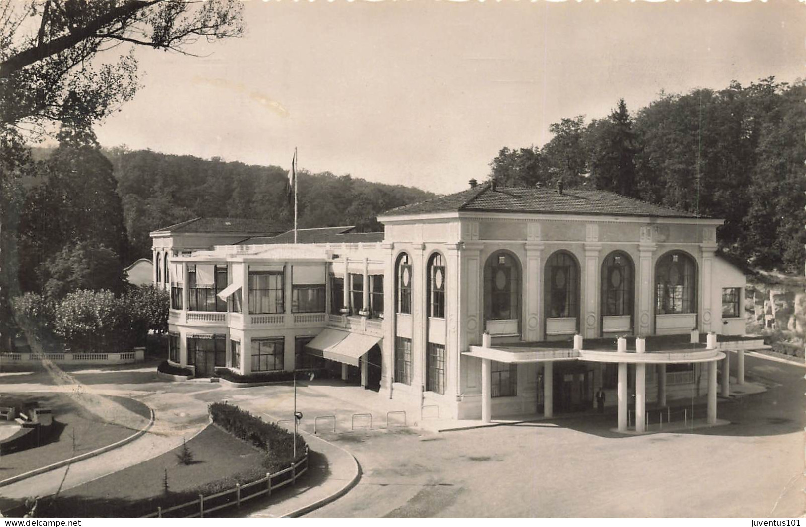 CPSM Charbonnière les Bains-Casino-Timbre     L4423