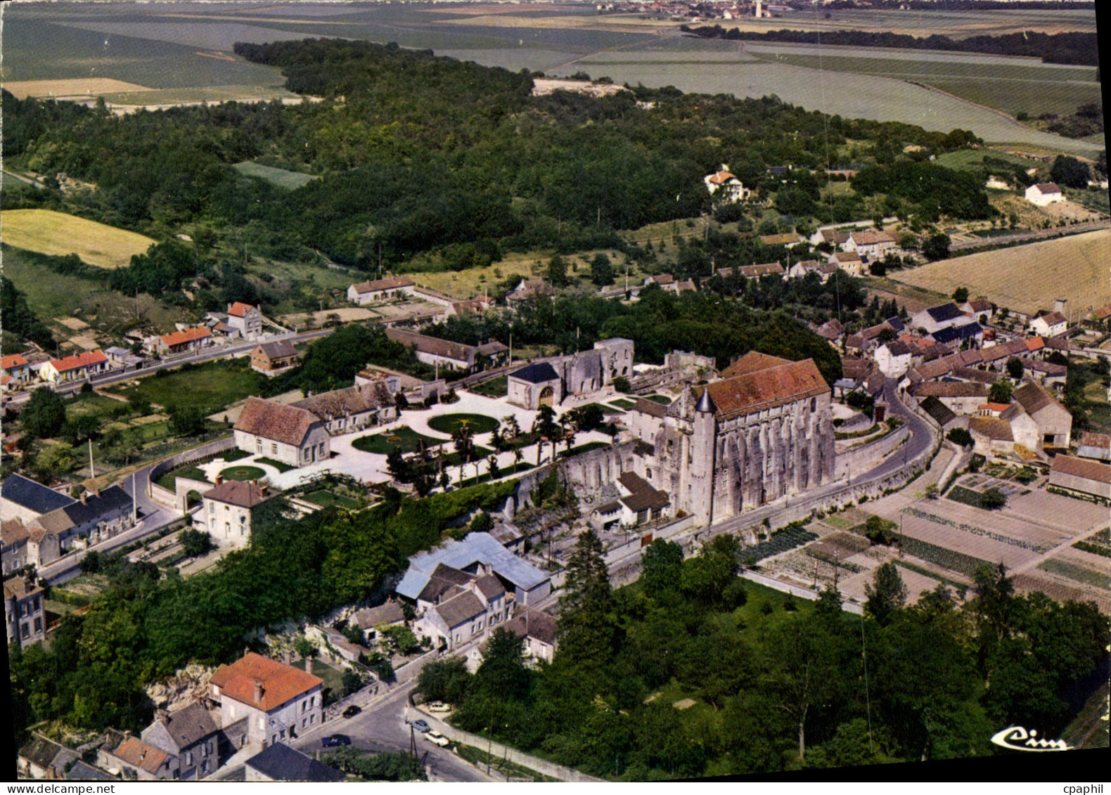 CPSM Chateau Landon (S et M) Vue generale aerienne