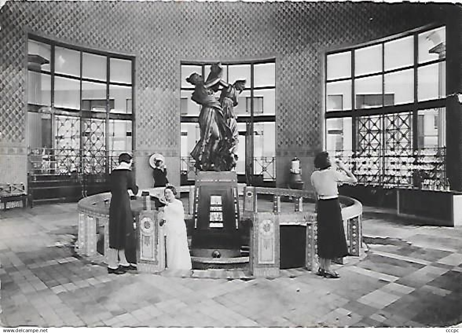 CPSM Contrexéville Source du Pavillon