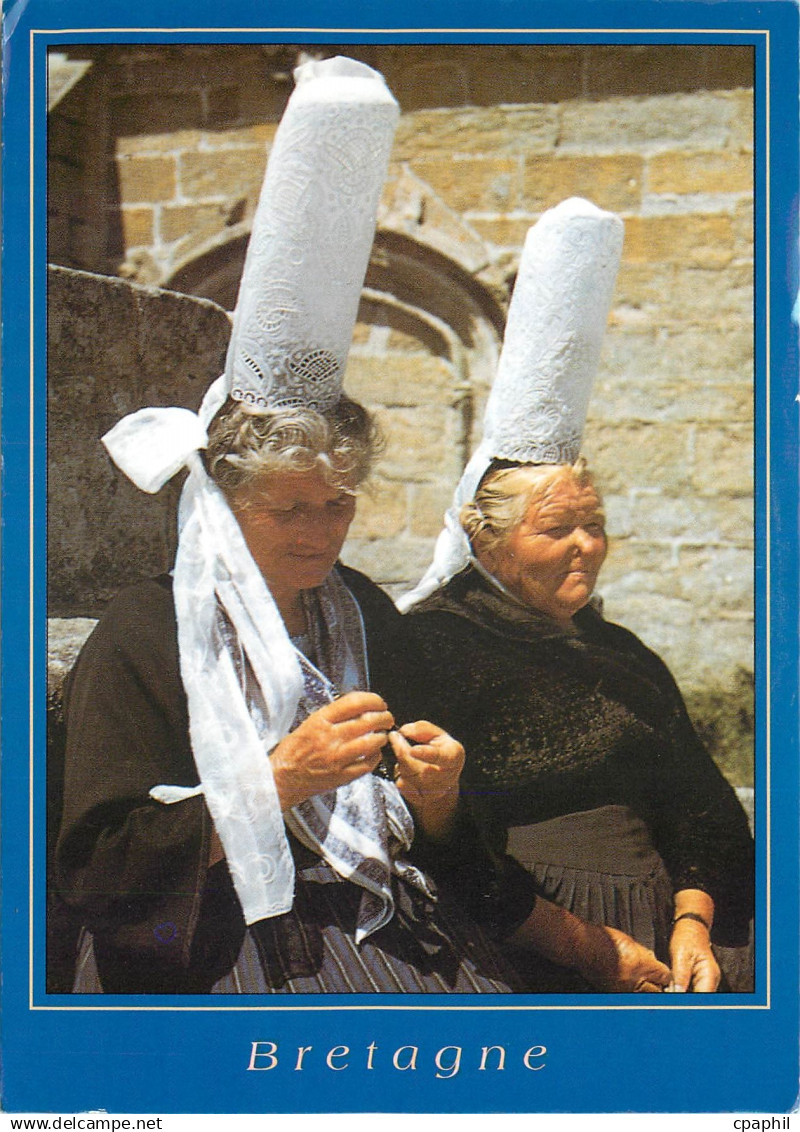 CPSM Costume en Bretagne les Bigoudenes