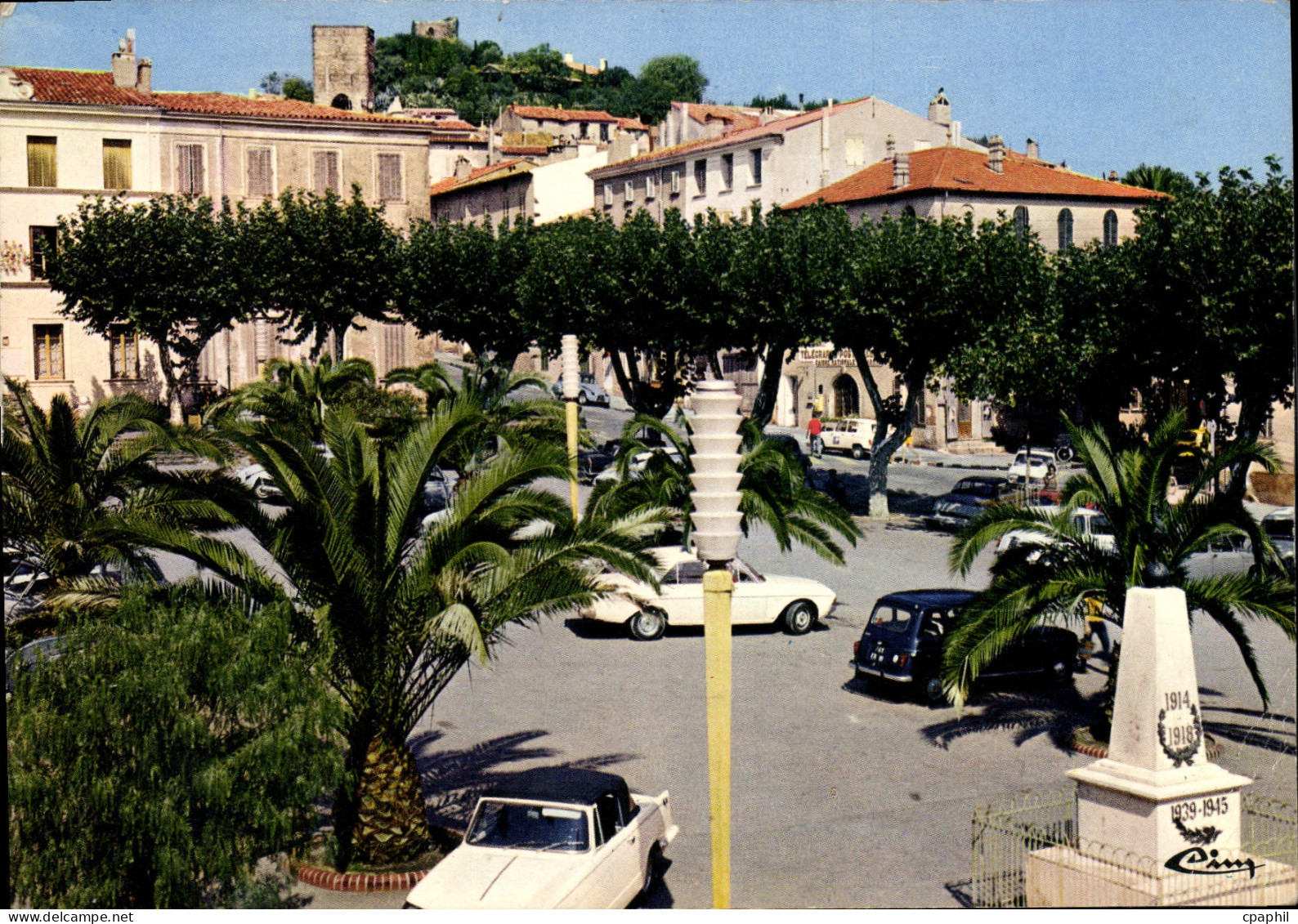 CPSM Cote d'Azur France French Riviera Cogolin Var La Place de l'Hotel de Ville