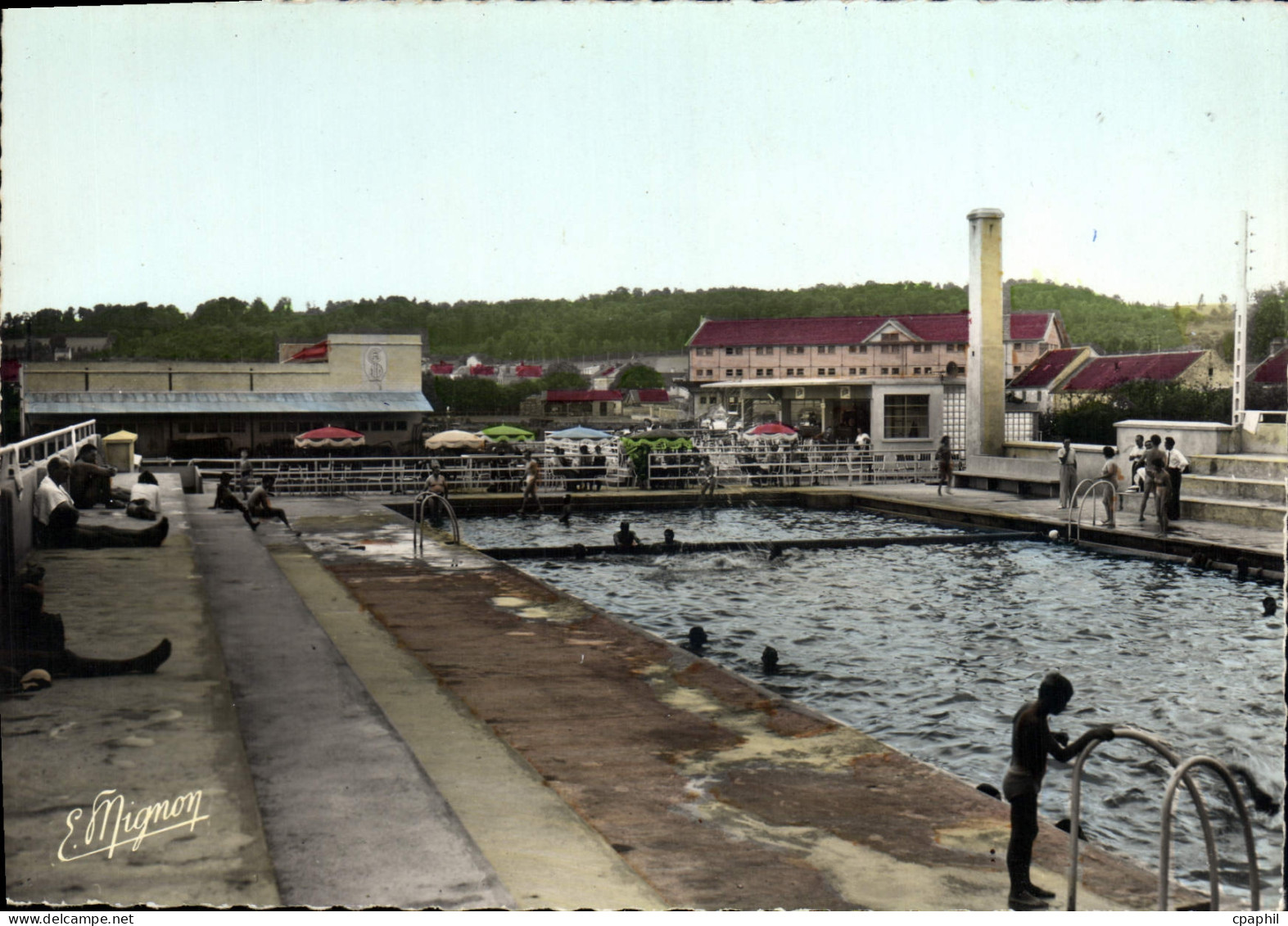 CPSM Coulommiers (S et M) La Piscine