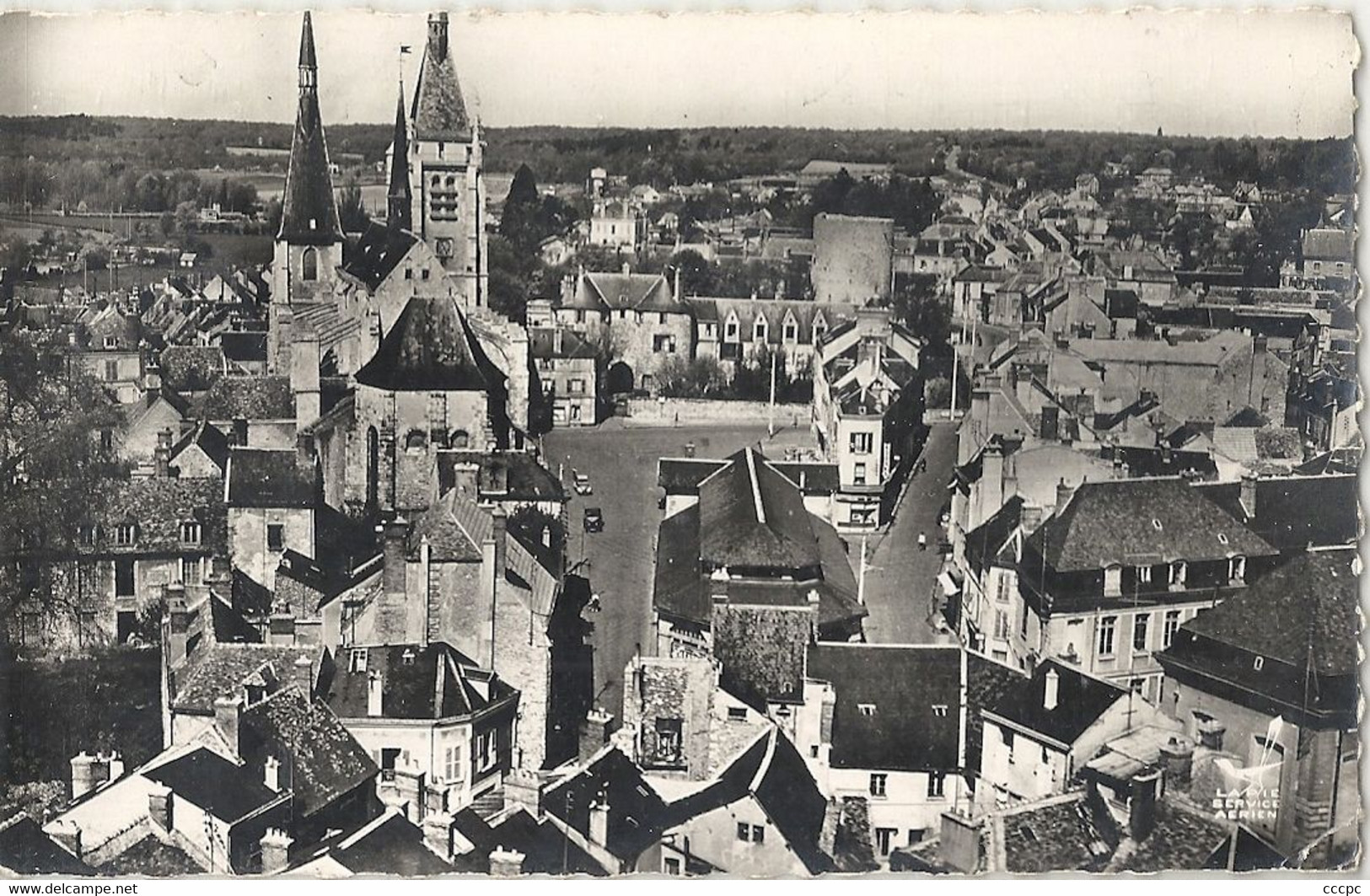 CPSM Dourdan Vue générale aérienne