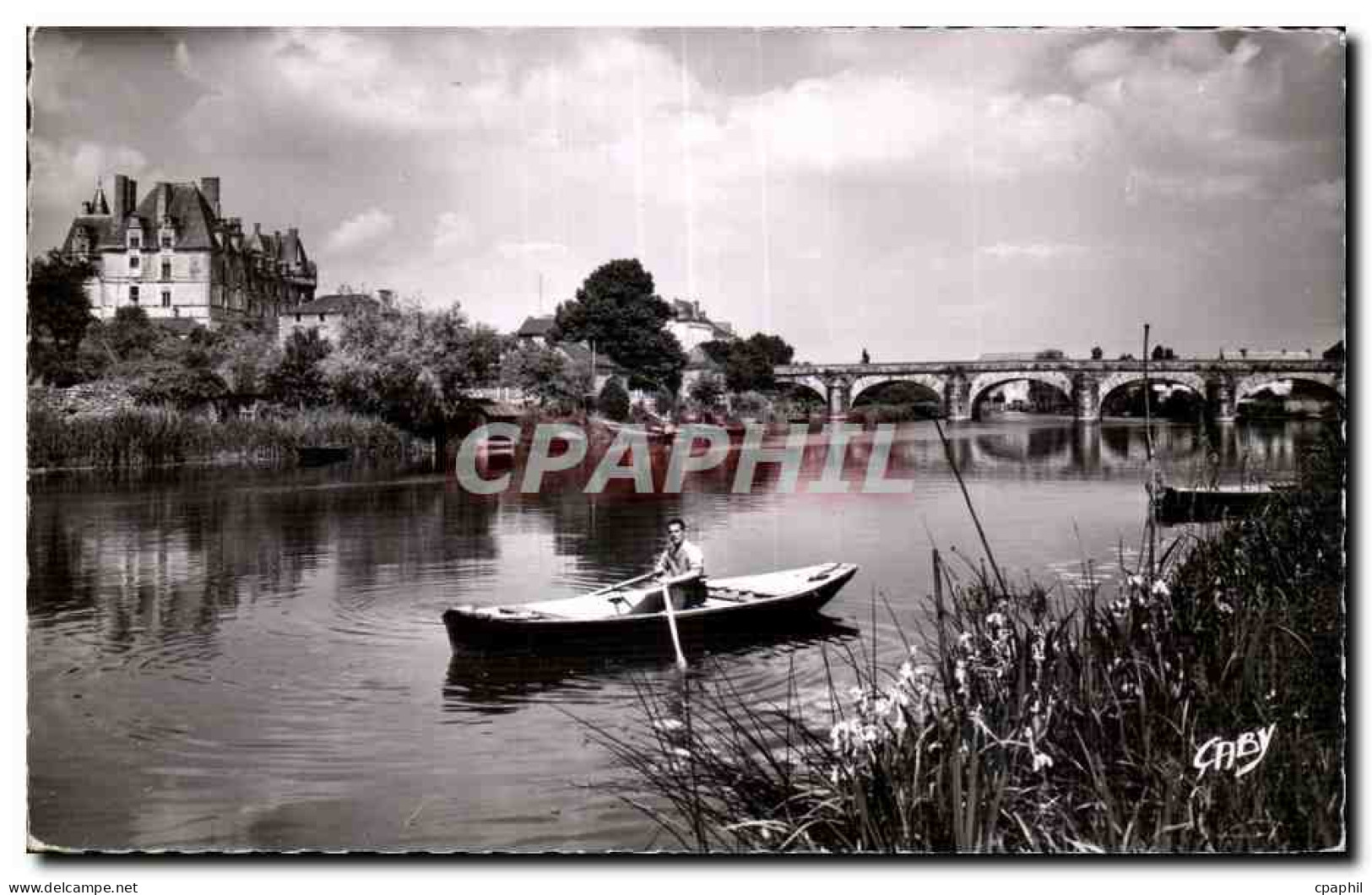 CPSM Durtal M et L le Loir le Pont et la Chateau