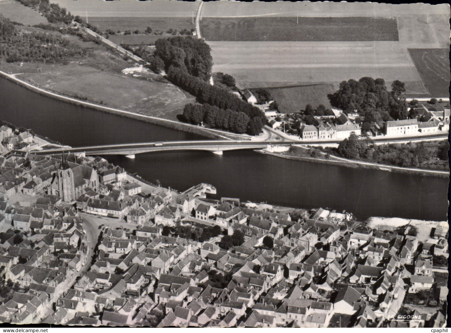 CPSM En avion sur Pont sur Yonne