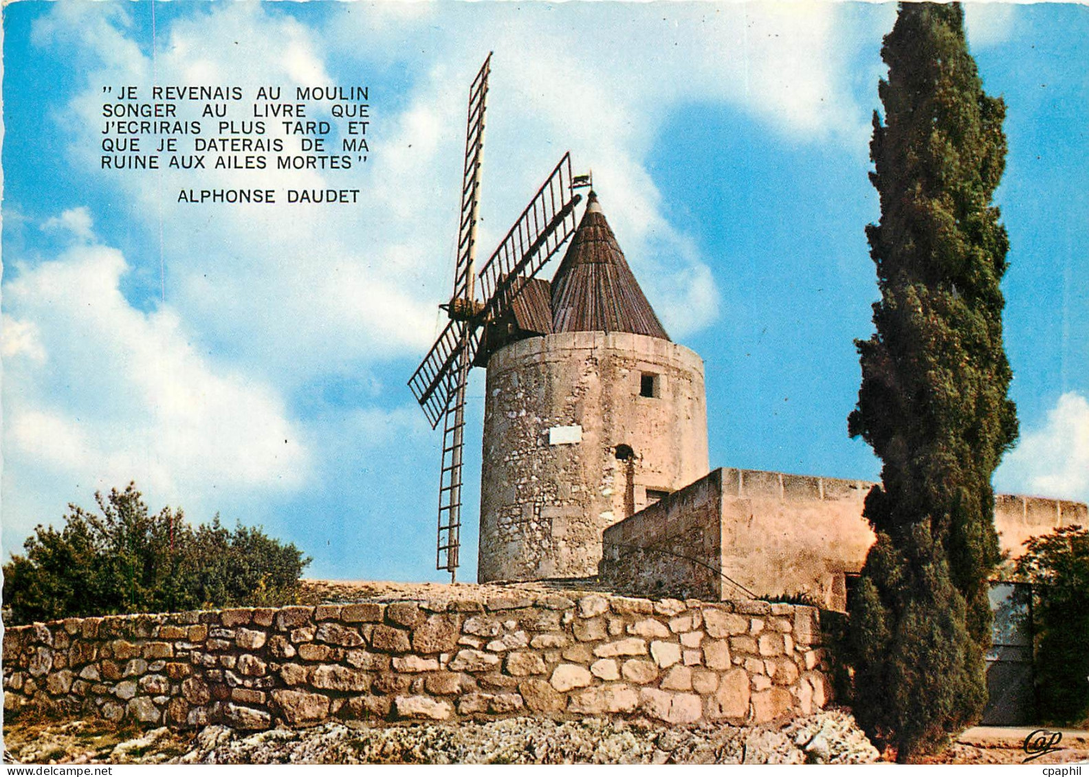 CPSM En Provence le Moulin d'Alphonse Daudet a Fontvieille