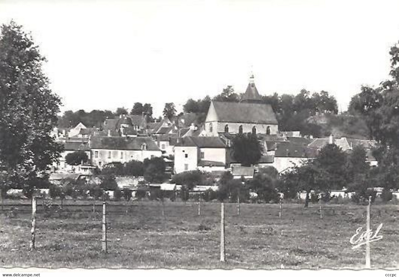 CPSM Epernon Vue d'ensemble prise des Prairies de la Drouette