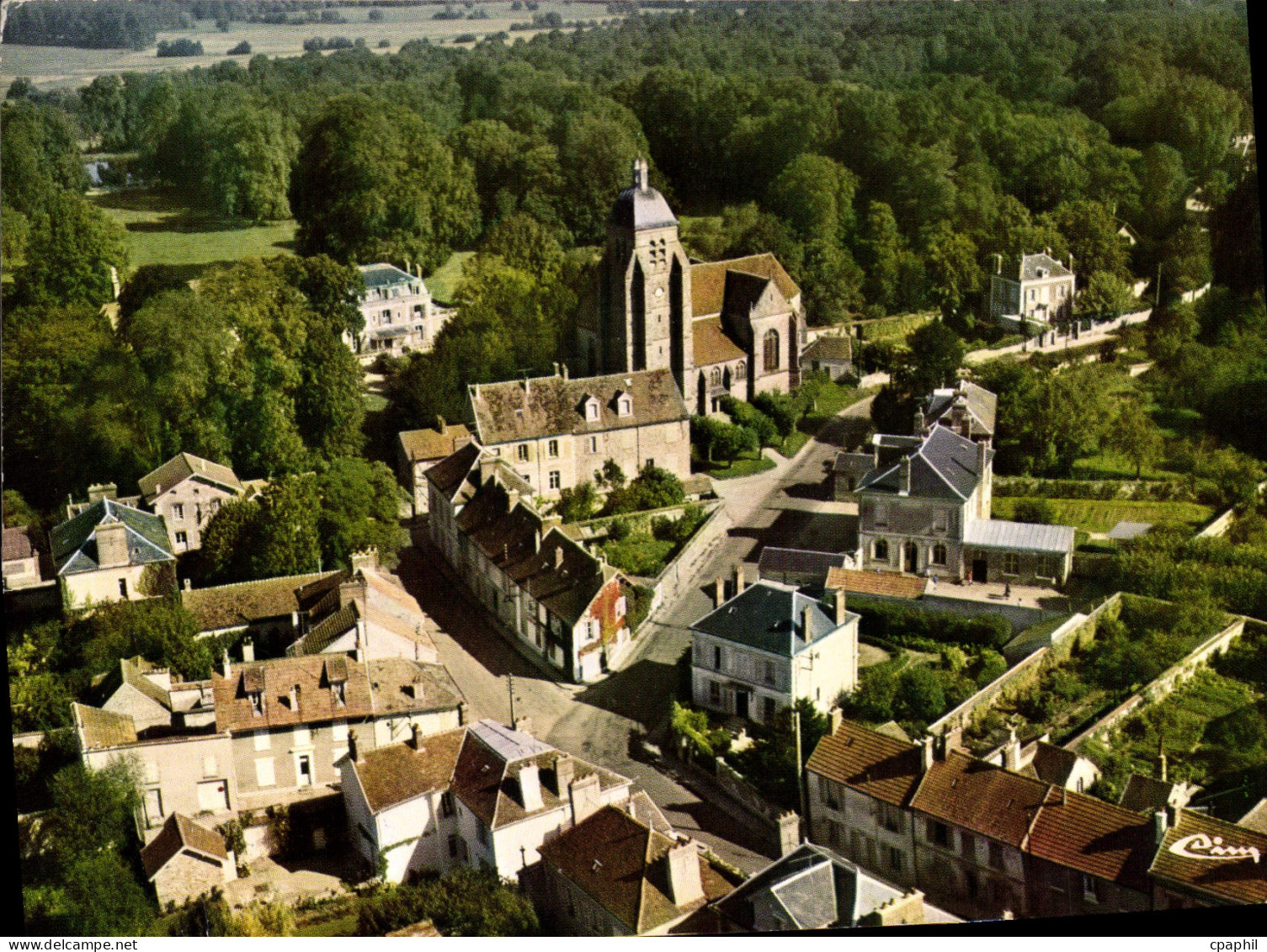 CPSM Faremoutiers (S et M) Vue aerienne L'eglise et l'abbaye