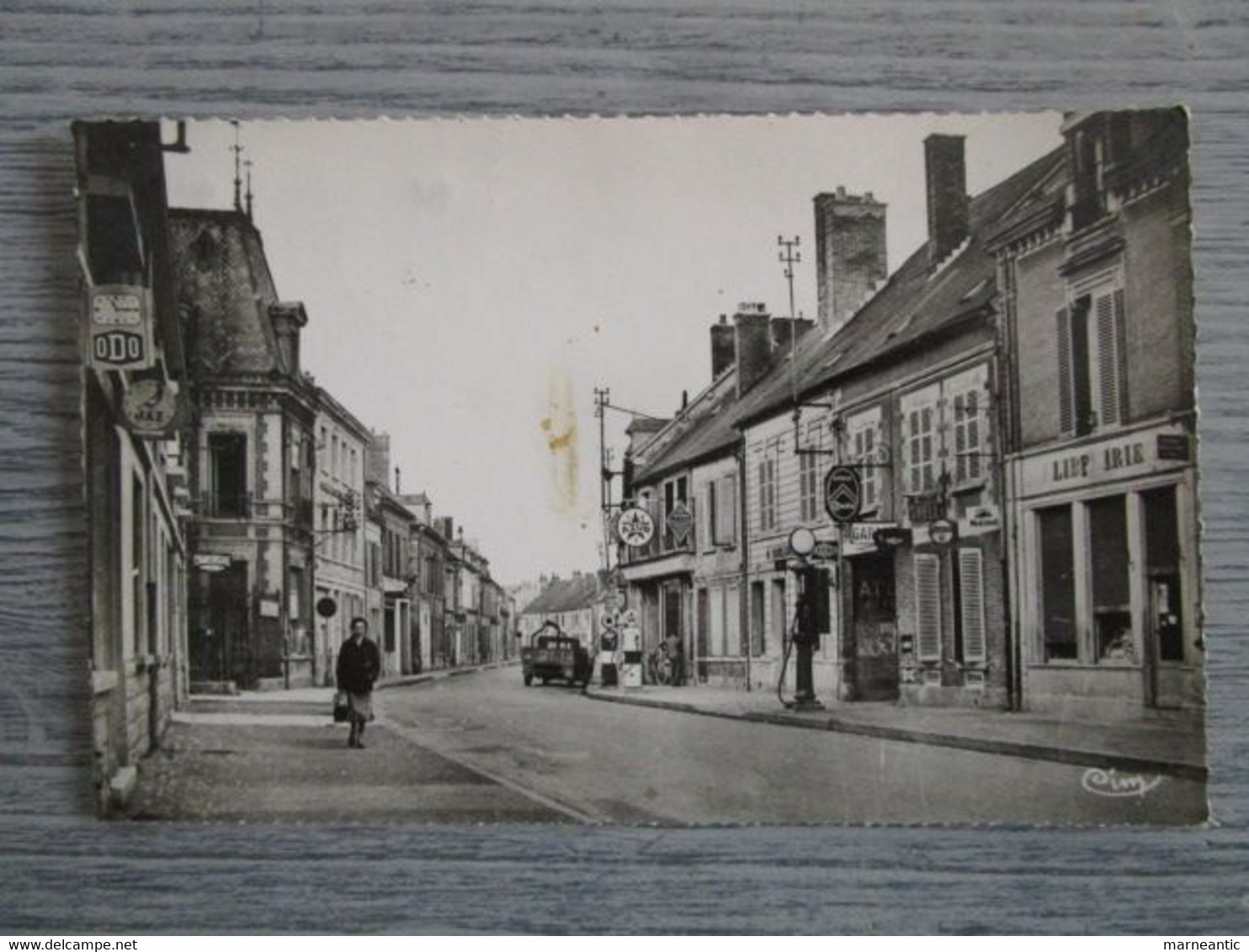 cpsm Fere-Champenoise(51) rue du maréchal Foch