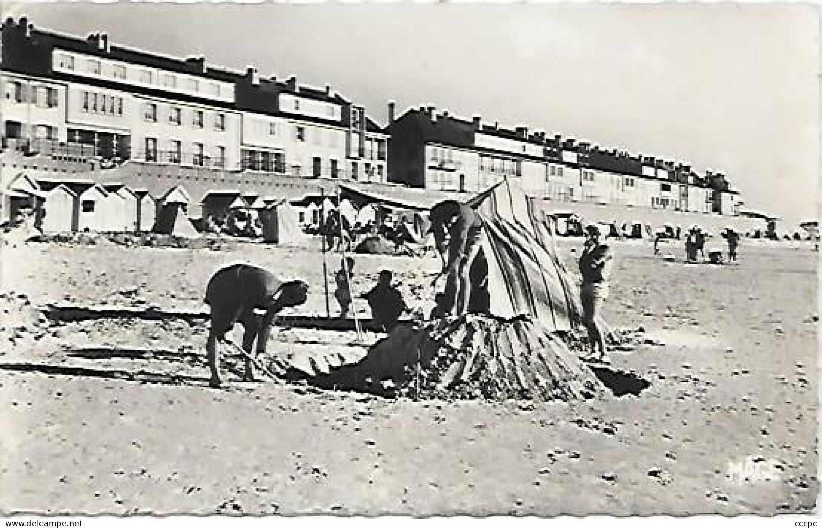 CPSM Fort-Mahon Jeux de Plage