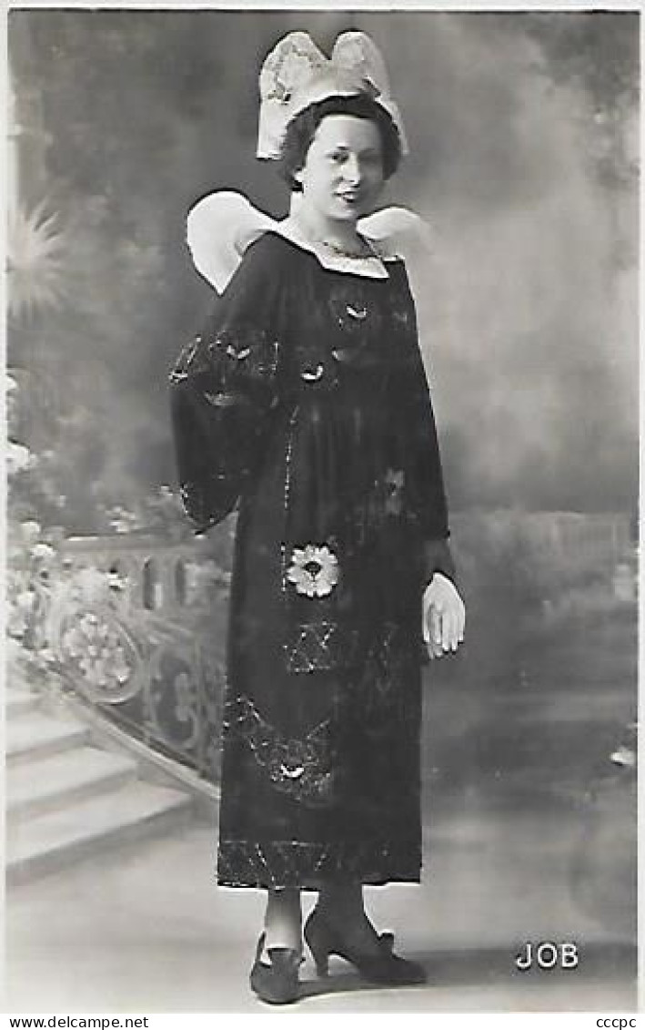 CPSM Fouesnant Une Jeune Fouesnantaise