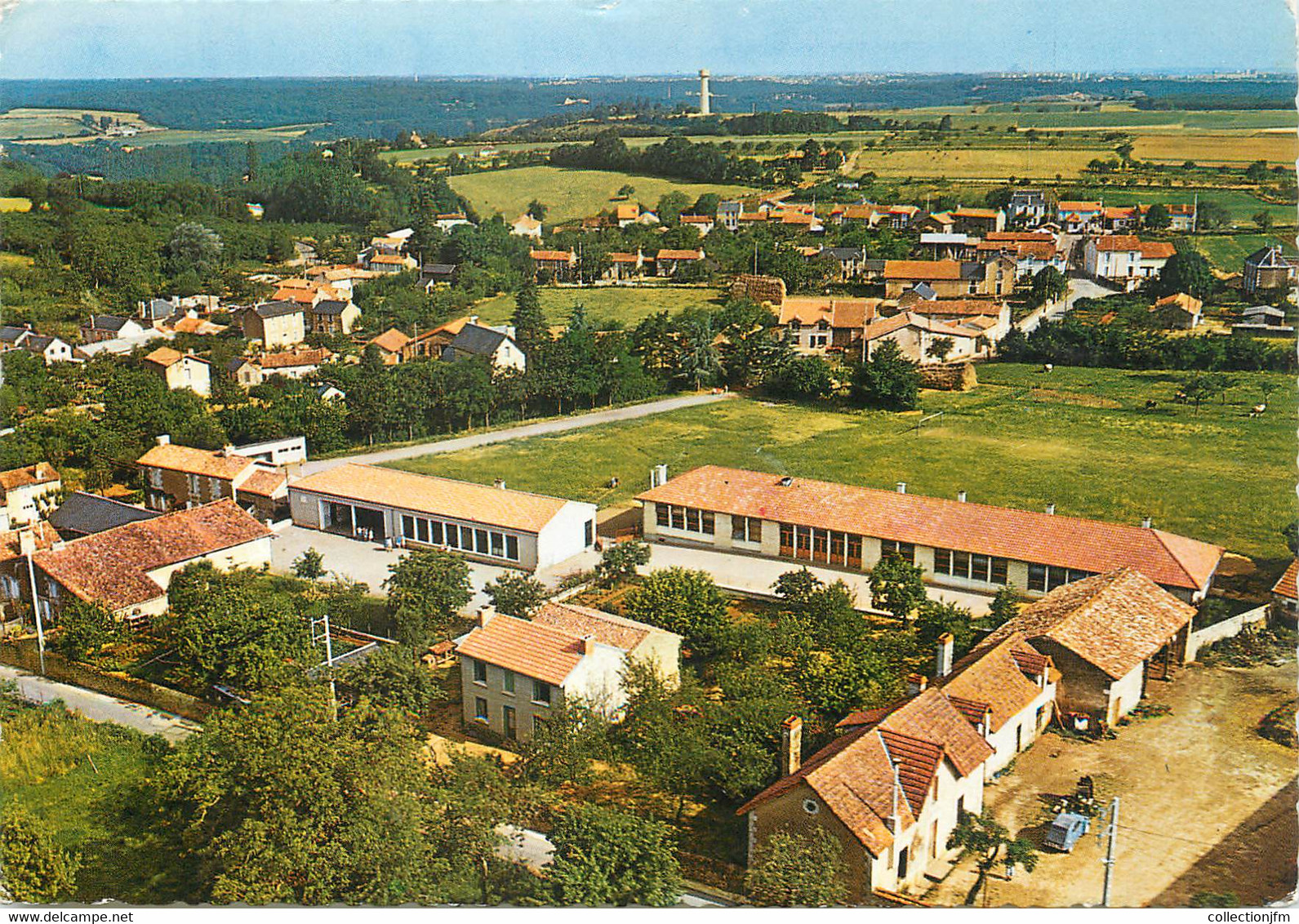 / CPSM FRANCE 86 "Smarves, le groupe scolaire"