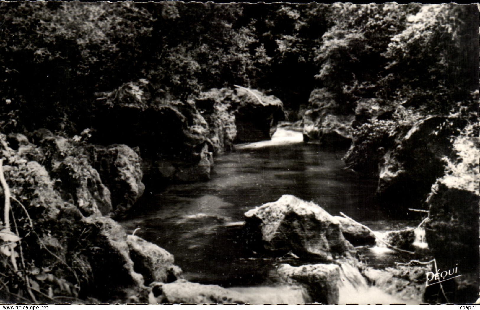 CPSM Franche Comte Vallee de la Loue Gorges de Nouailles Chute du Moulin Miguet dans la Loue