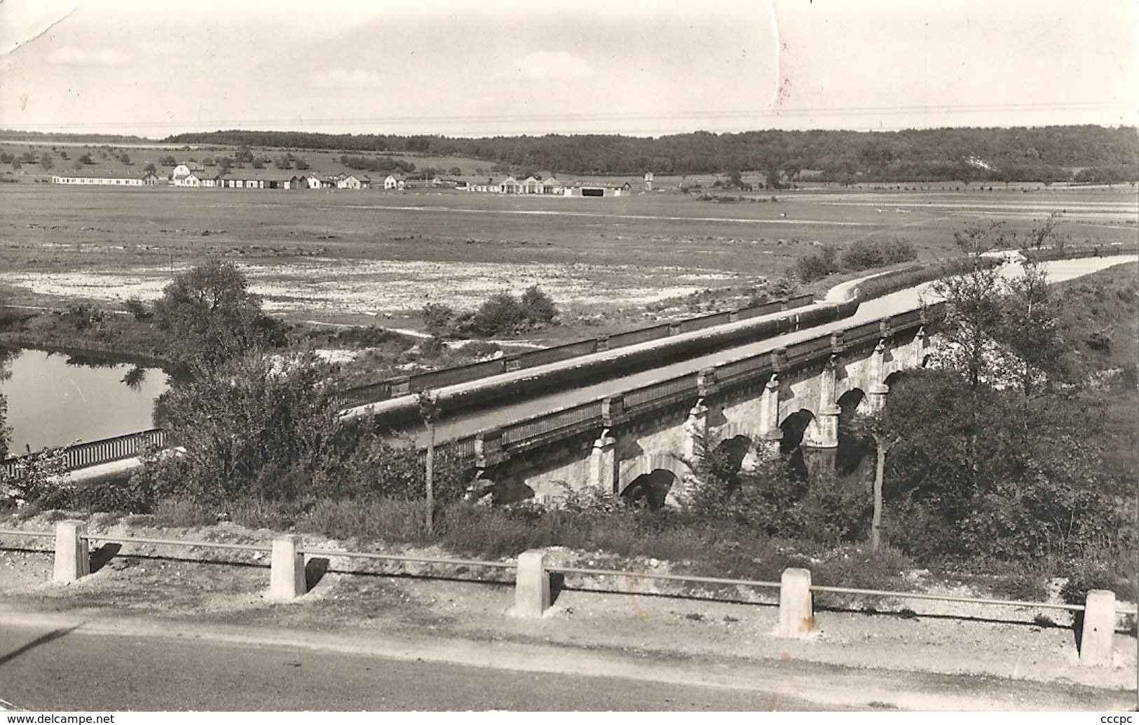 CPSM Golbey vue sur le Pont-Canal et l'Aérodrome de Dogneville