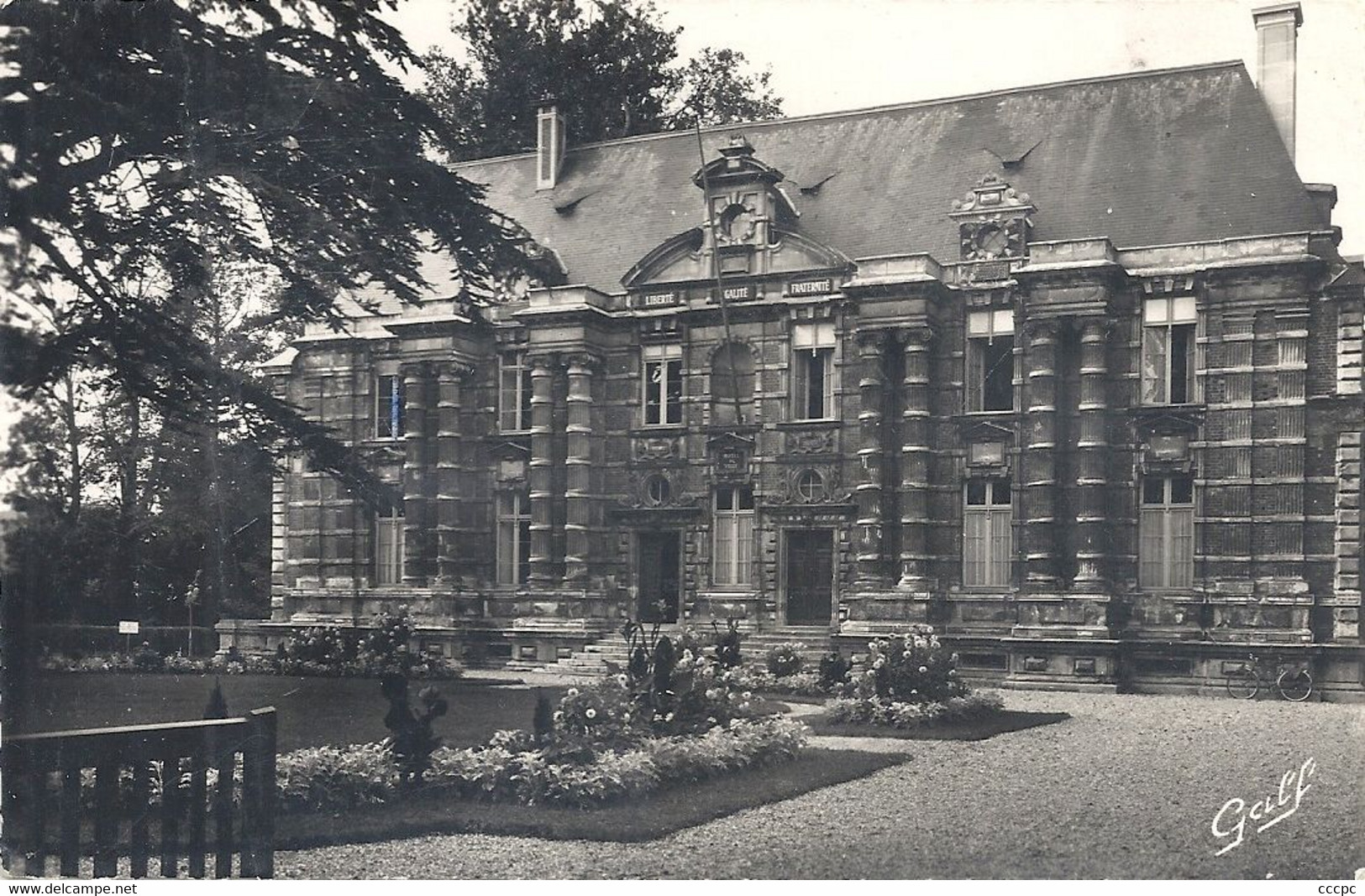 CPSM Harfleur L'Hôtel de Ville Façade extérieure