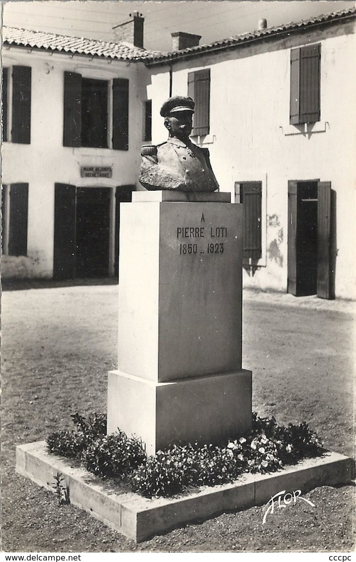 CPSM Ile d'Oléron Saint-Pierre d'Oléron Monument élevé à la mémoire de Pierre Loti