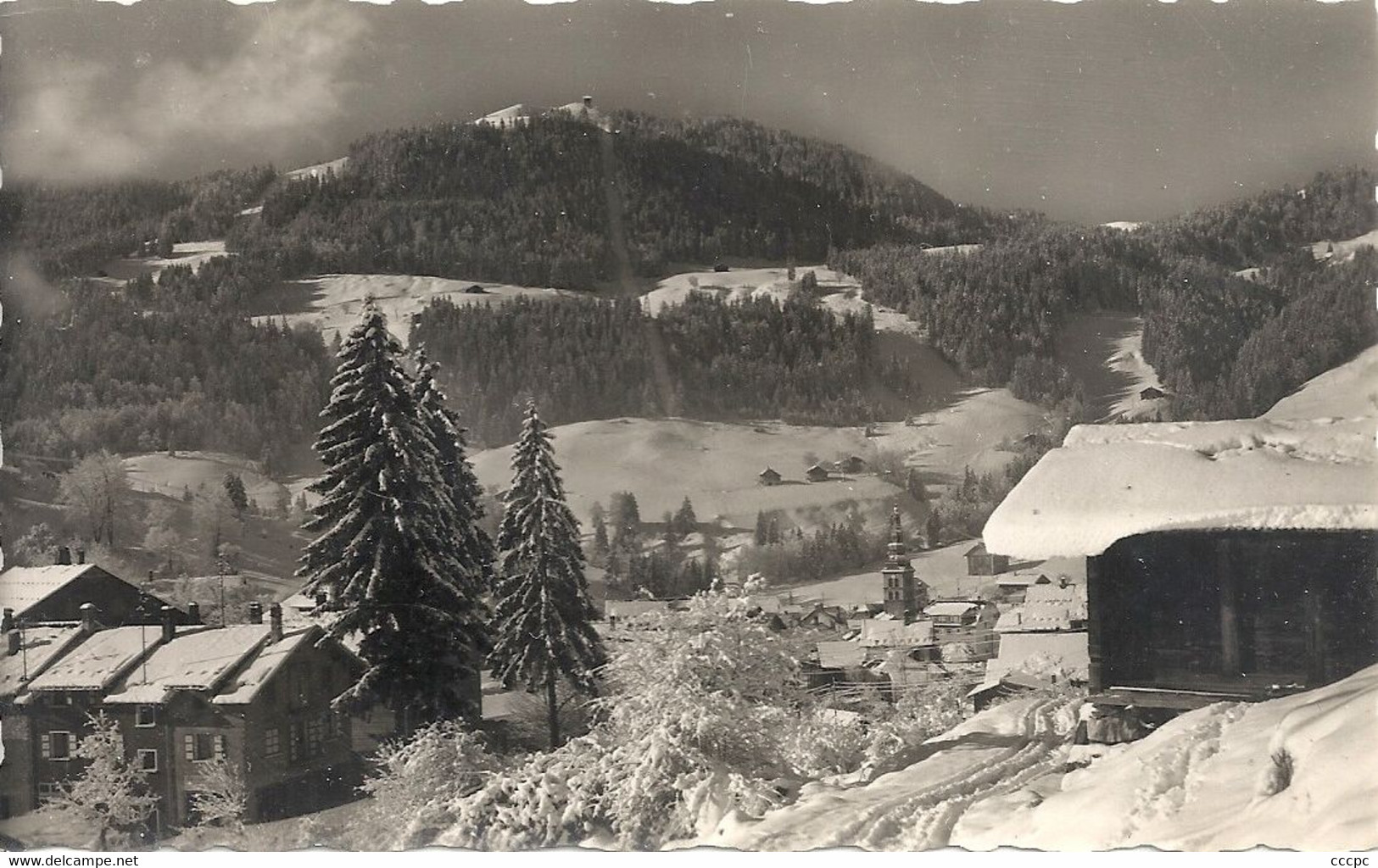 CPSM La Clusaz Le Chef-Lieu et le Téléférique de Beauregard