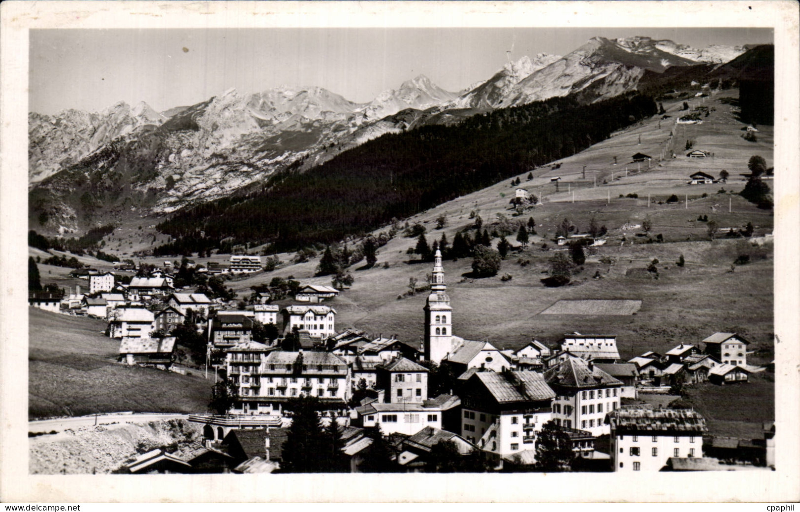 CPSM La Clusaz Vue generale et chaine des Aravis