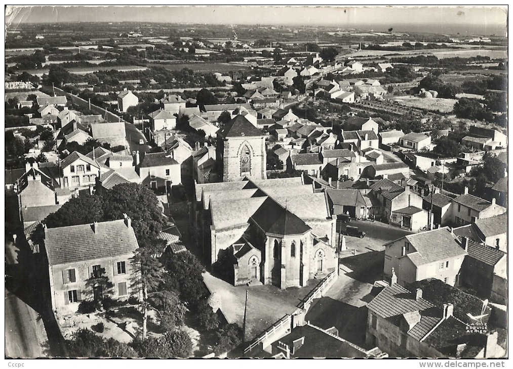 CPSM La Plaine-sur-Mer L'église et le village vue aérienne