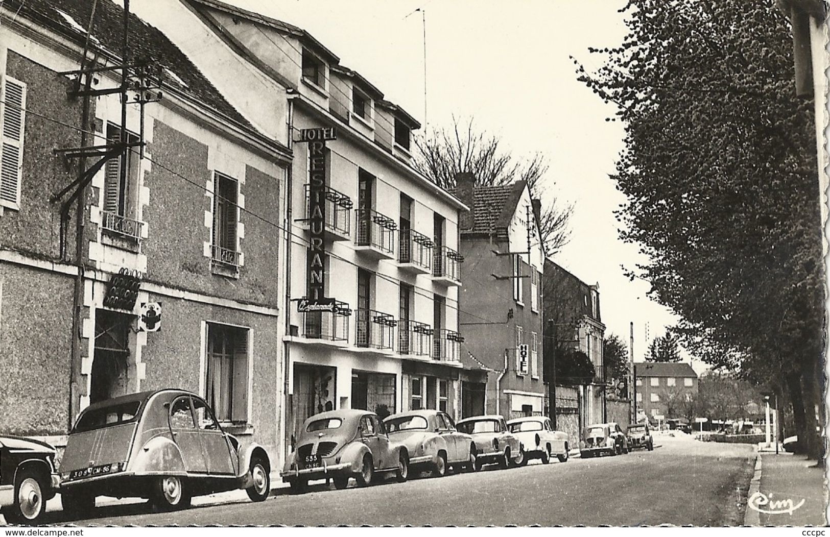 CPSM La Roche Posay-les-Bains Hôtel de l'Esplanade