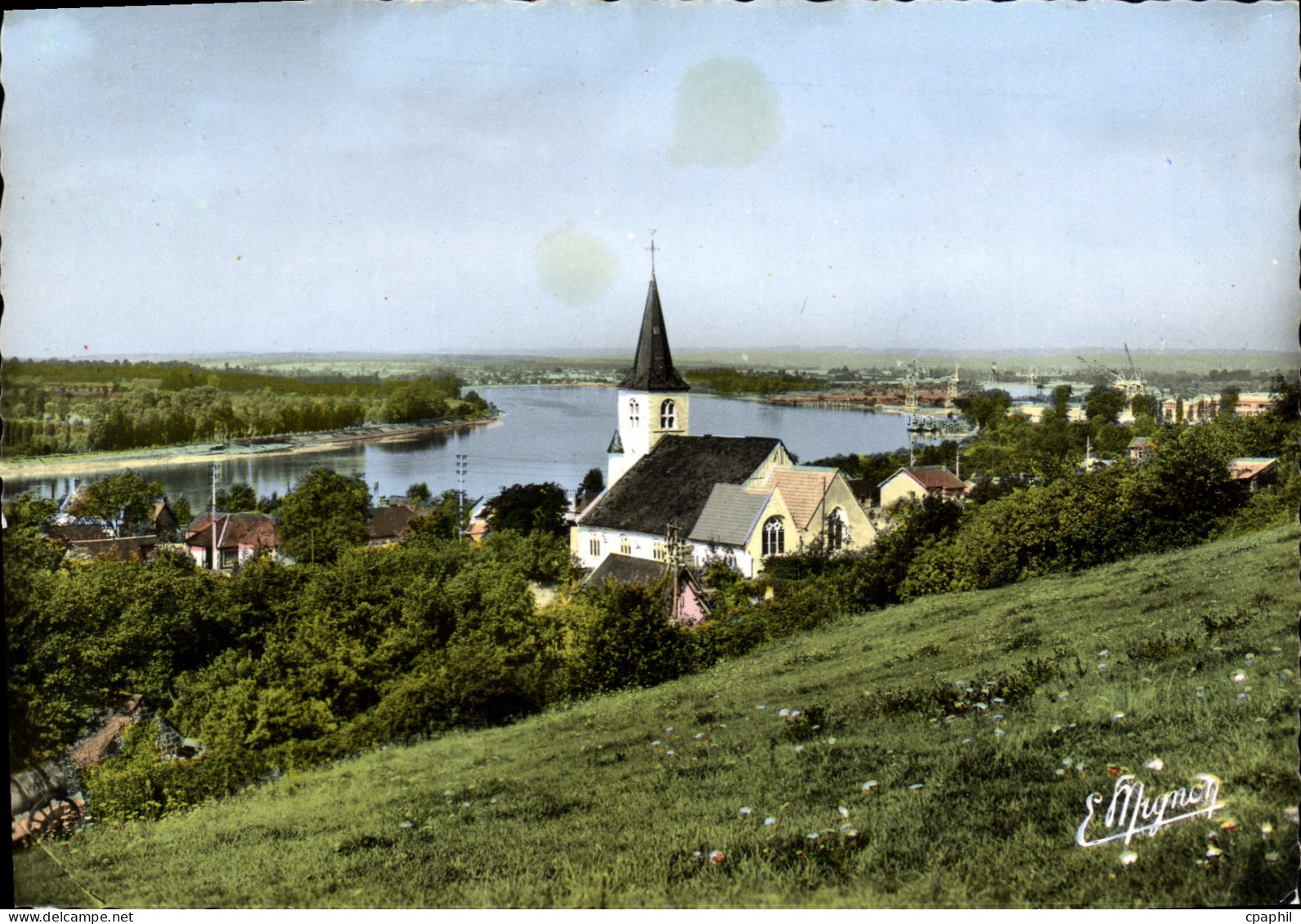CPSM Le Trait S Mme l'Eglise et la Vallee de la Seine