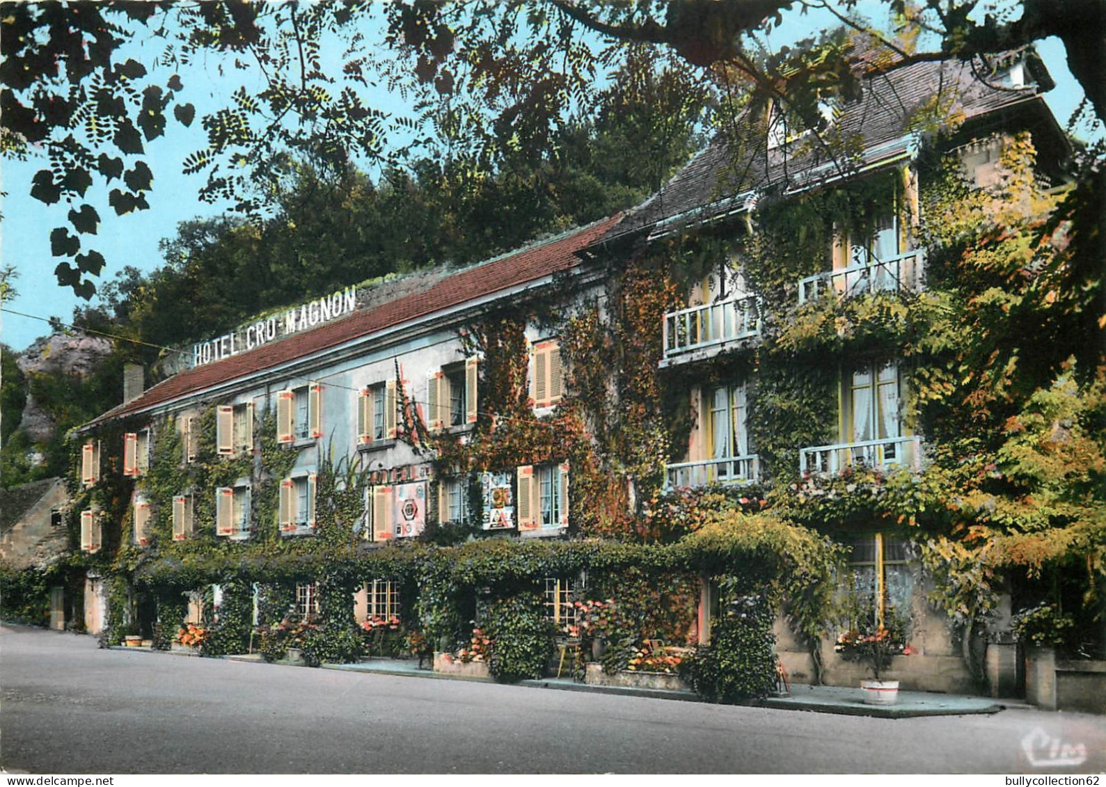 CPSM Les Eyzies  24/39