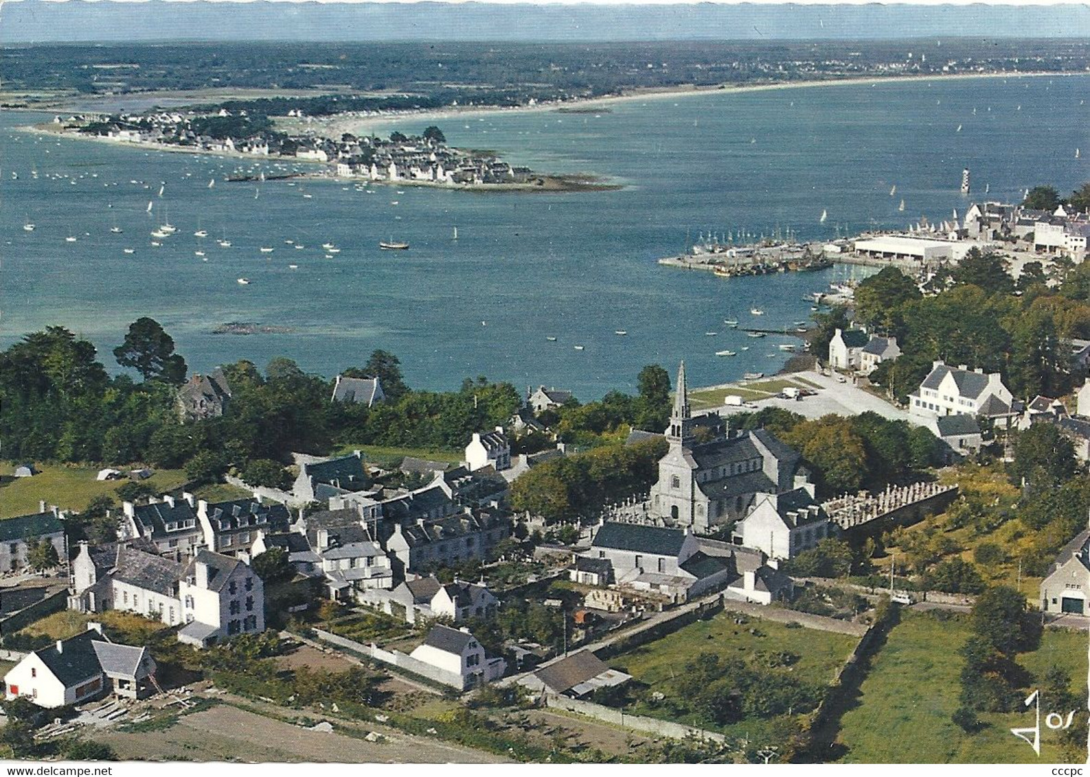 CPSM Loctudy Le Centre du Bourg et la rivière en face de l'Ile Tudy