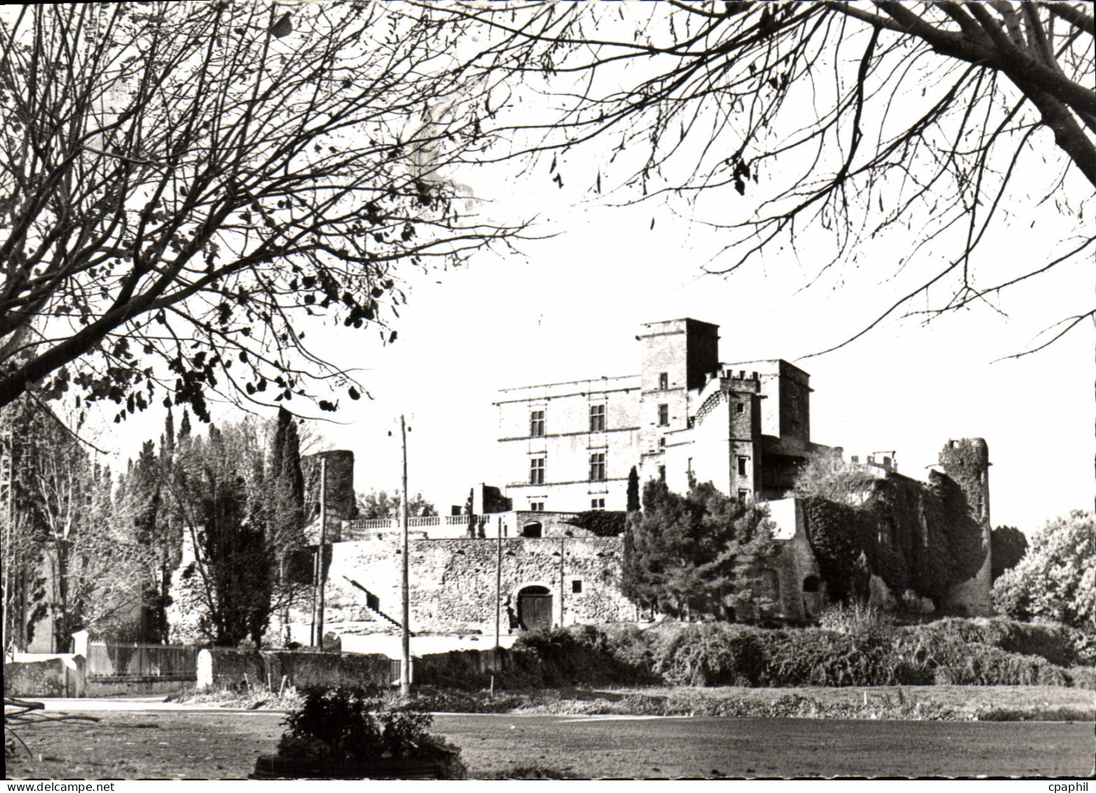 CPSM Lourmarin Le Château