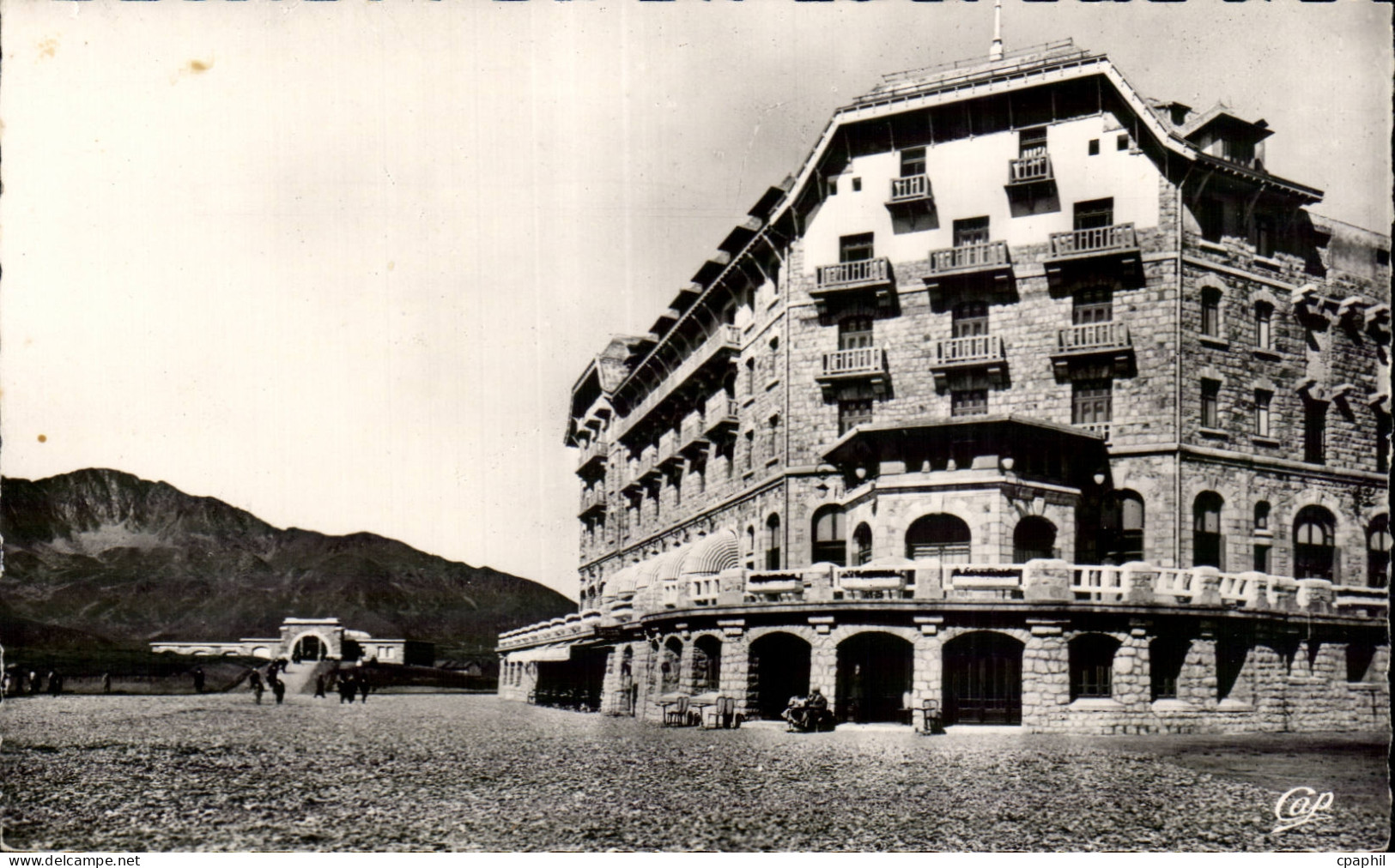 CPSM Luchon L hotel de Superbagneres