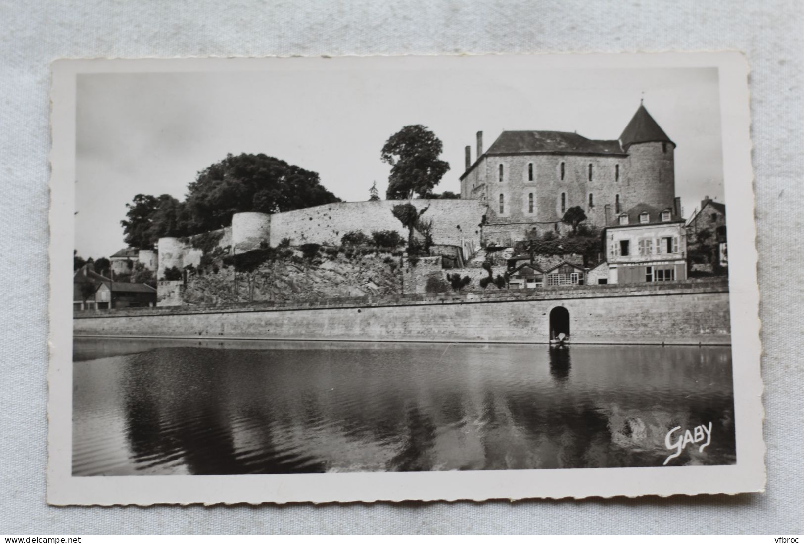 Cpsm, Mayenne, le quai Carnot et le vieux château, Mayenne 53