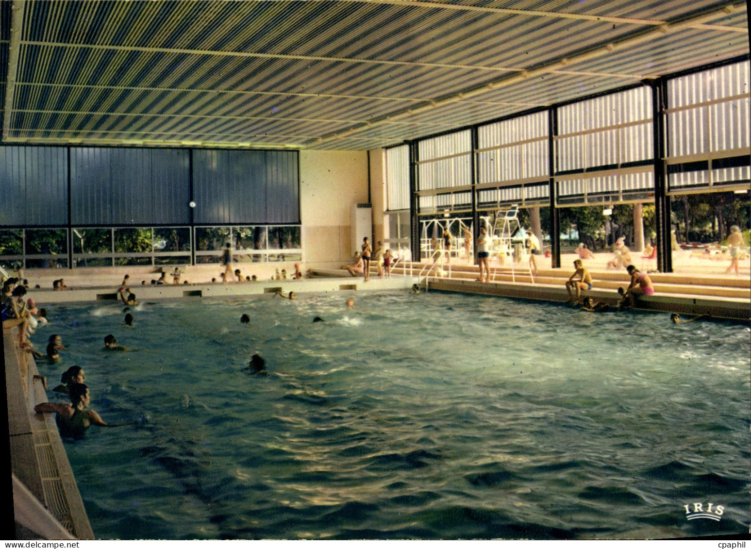 CPSM Montbrison Interieur de la Piscine