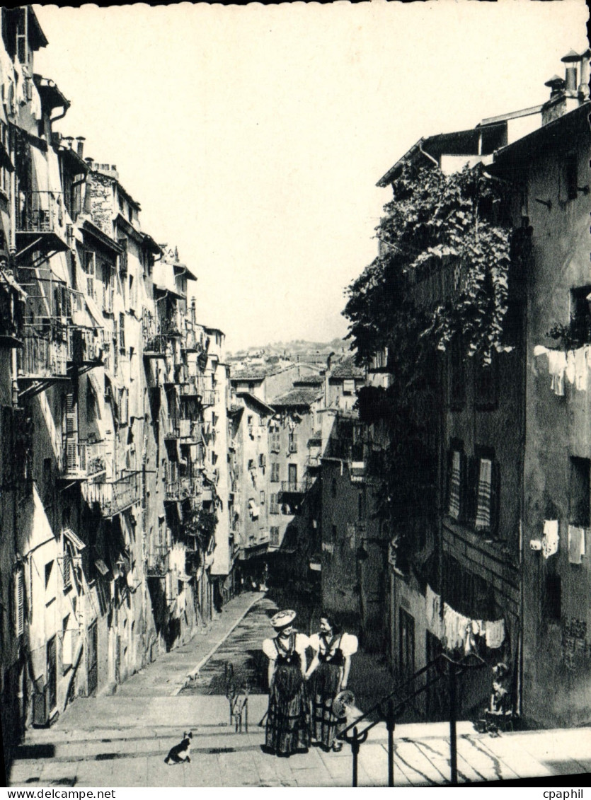 CPSM Nice Une Rue Pittoresque Du Vieux Nice
