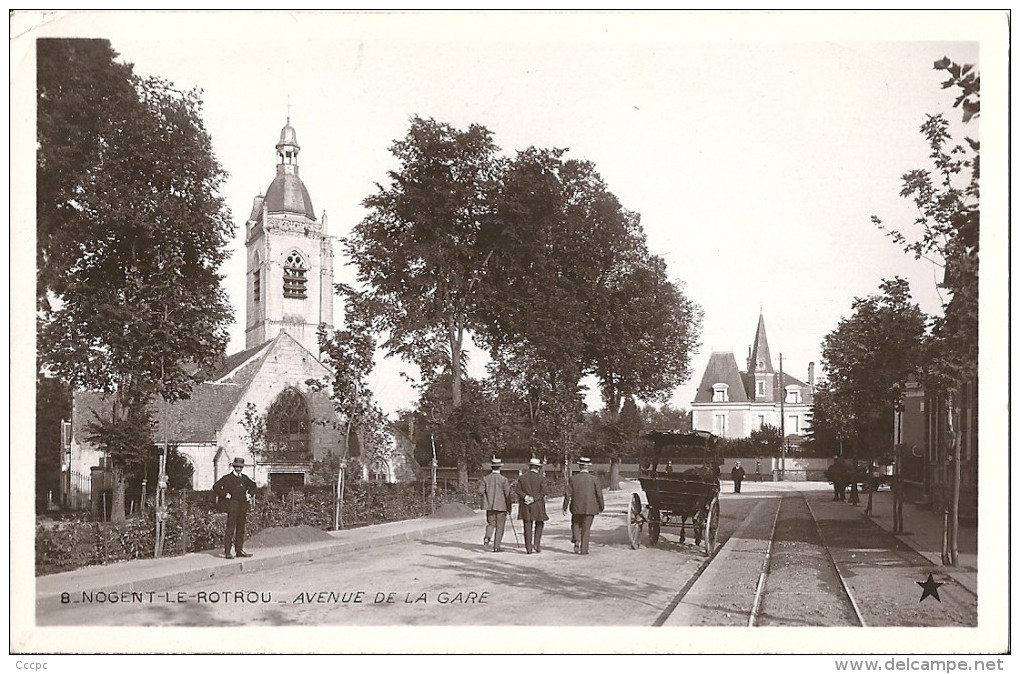 CPSM Nogent-le-Rotrou - Avenue de la Gare