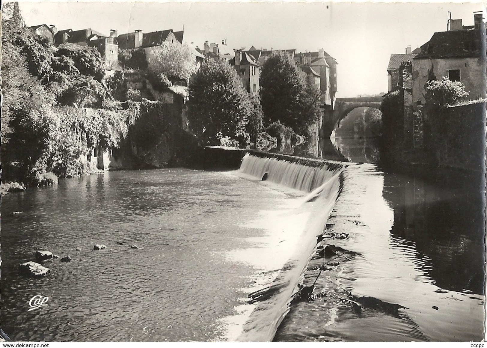 CPSM Oloron-Sainte-Marie vue sur la ville et le Gave d'Oloron