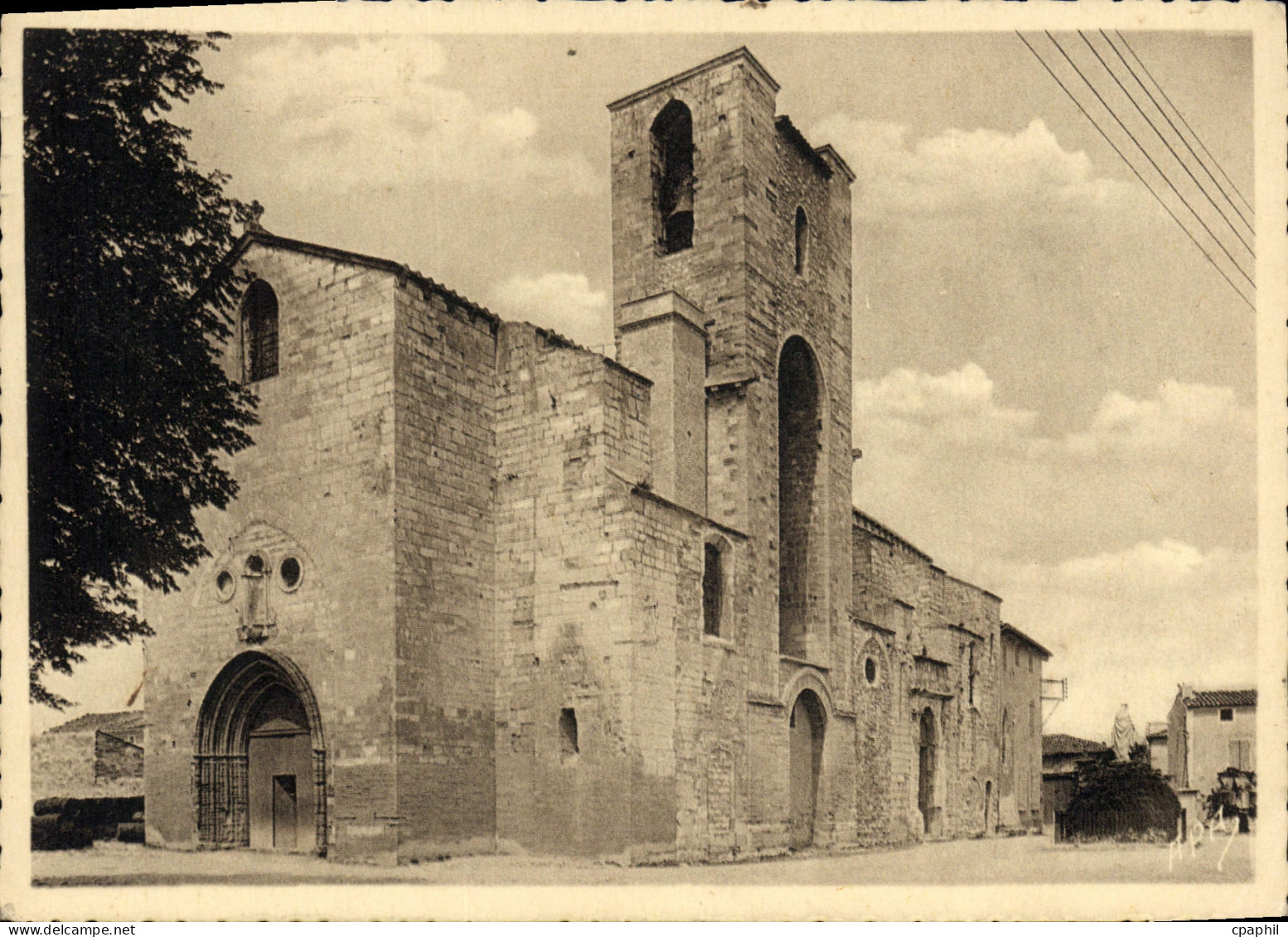 CPSM Pernes les Fontaines Eglise Notre Dame de Nazareth
